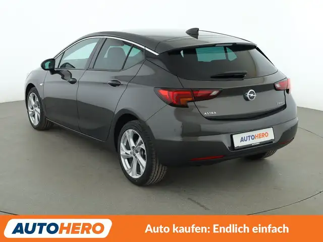 Opel Astra view 4