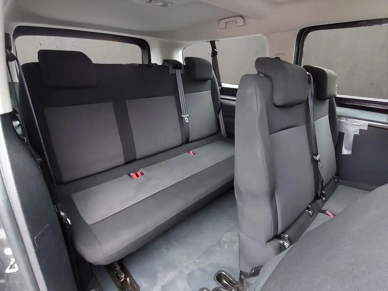 Opel Vivaro 2.0 D L 9-Sitzer 18