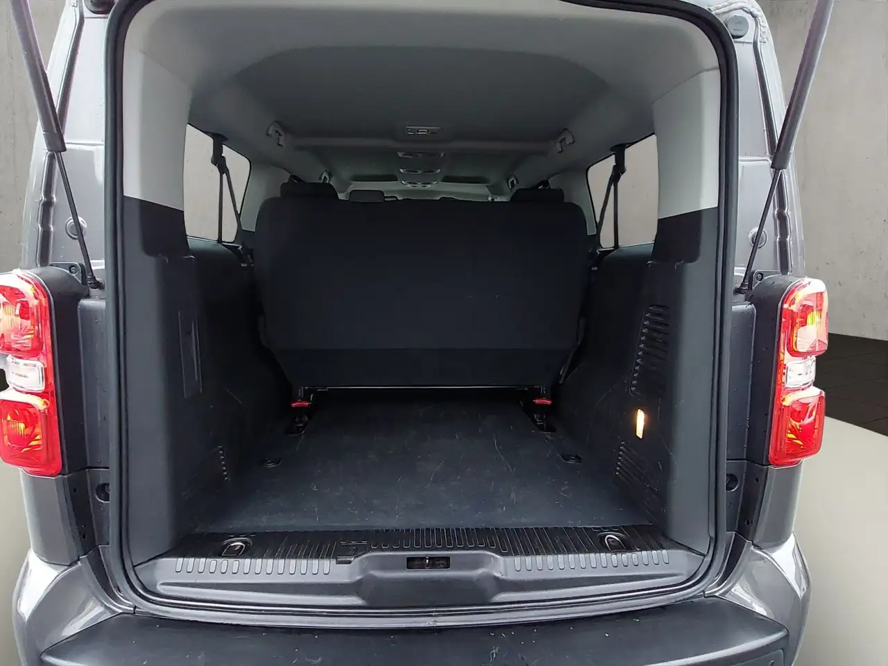 Opel Vivaro 2.0 D L 9-Sitzer 19