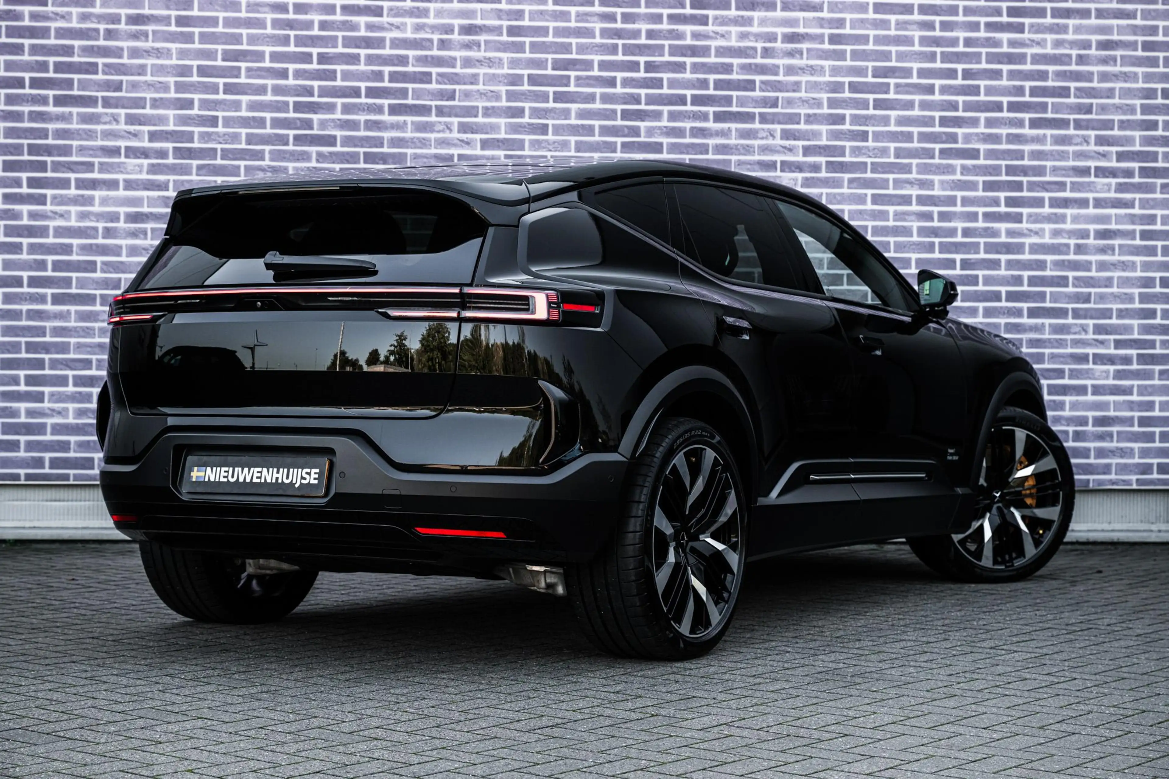 Polestar 3 Long range Dual motor 111 kWh Performance Pilot Pl — photo 2