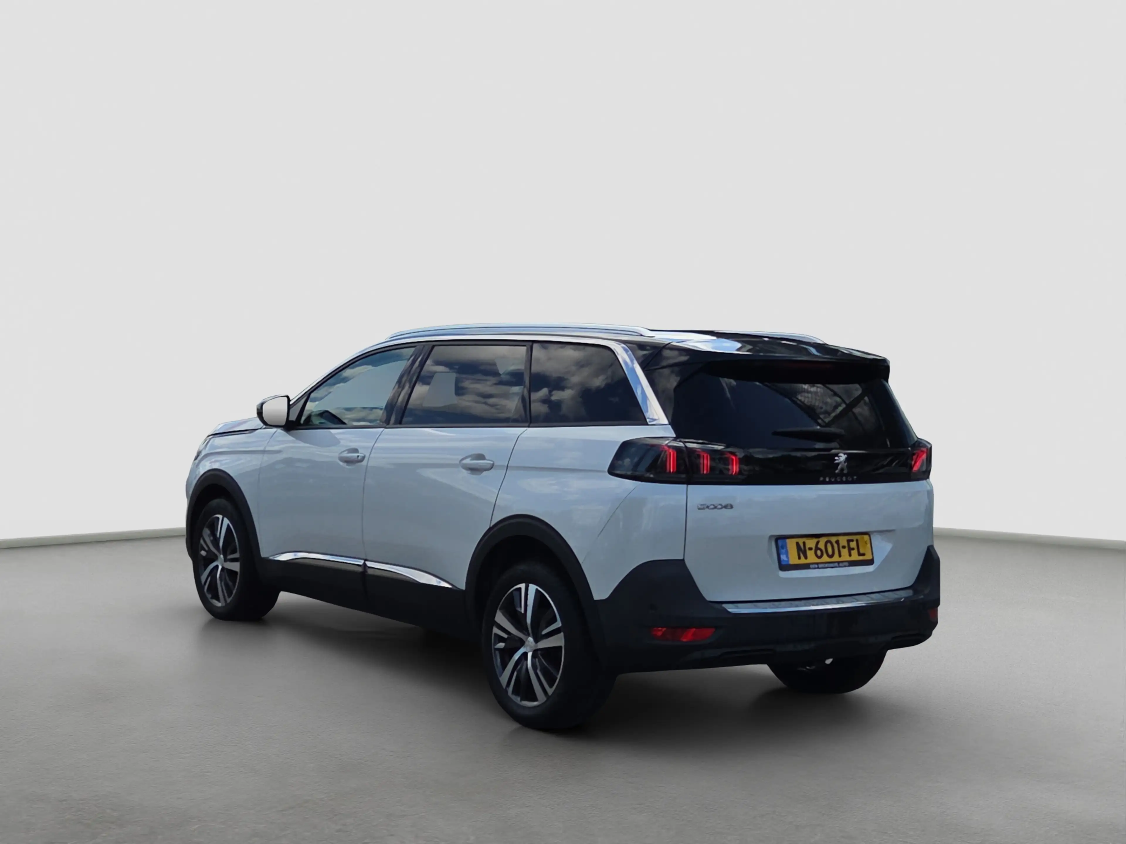 Peugeot 5008 1.2 PureTech Blue Lease Allure 7 persoons | Camera — photo 7