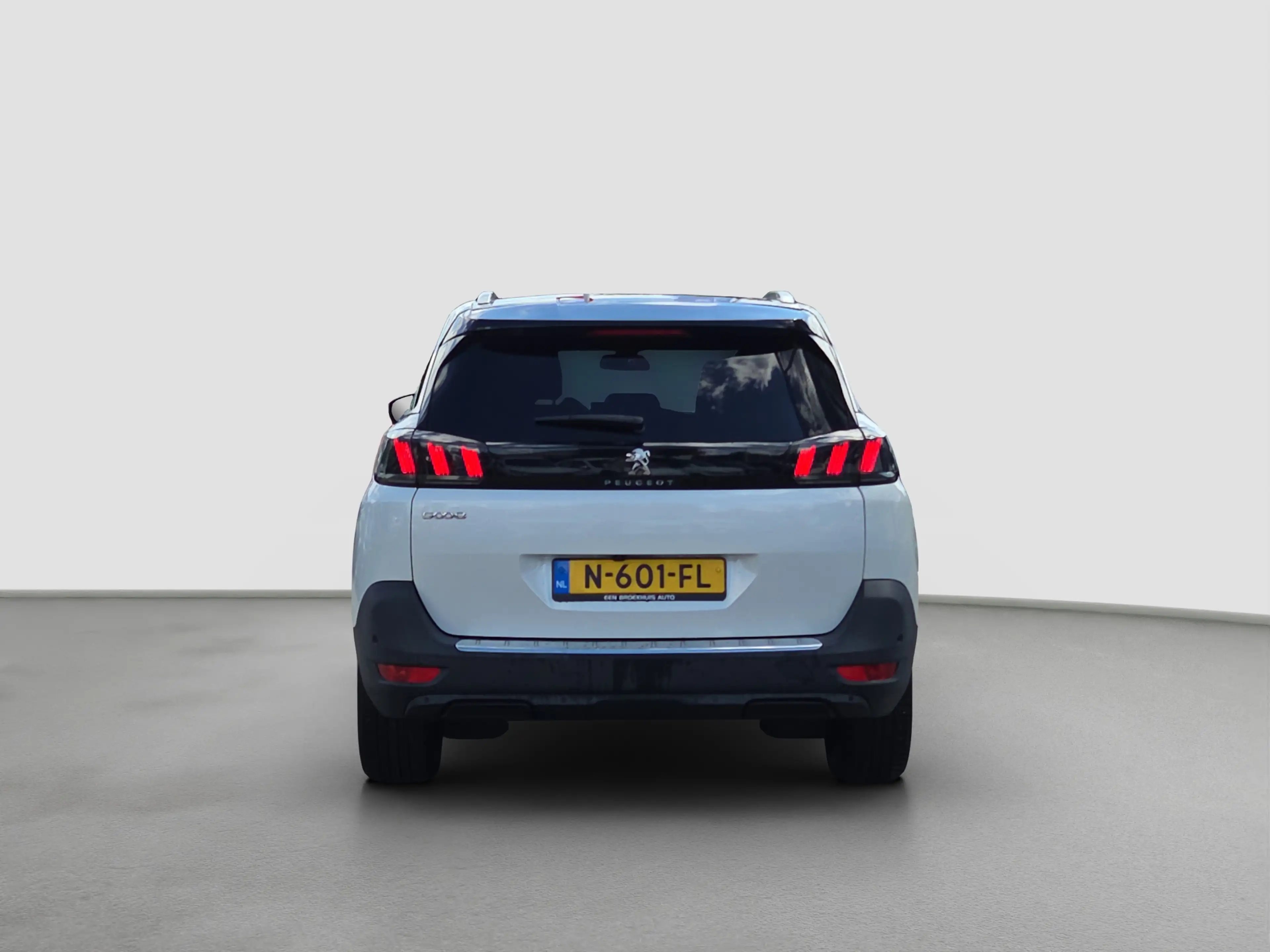 Peugeot 5008 1.2 PureTech Blue Lease Allure 7 persoons | Camera — photo 6