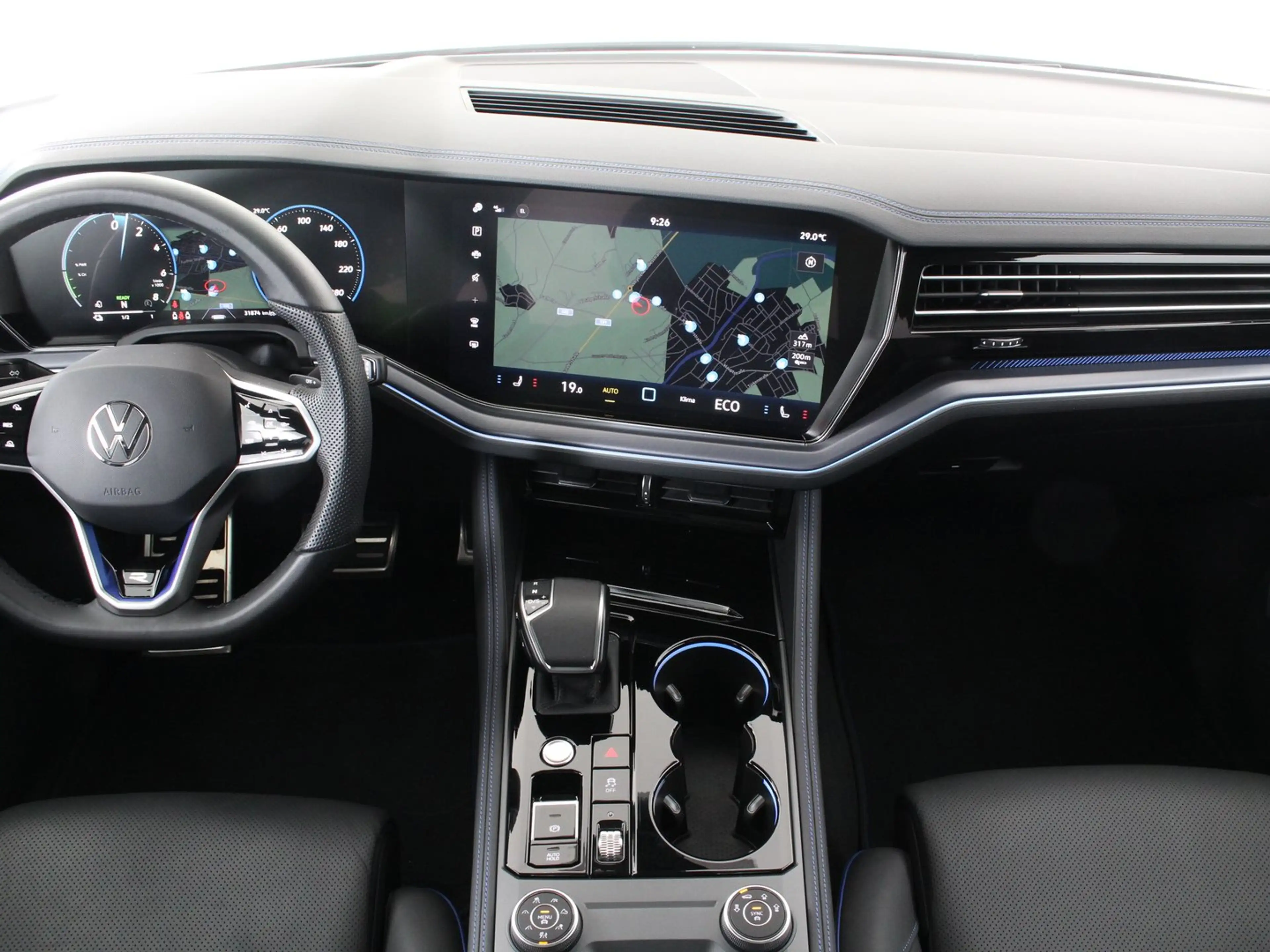 Volkswagen Touareg R eHybrid TSI 4MOTION — photo 9