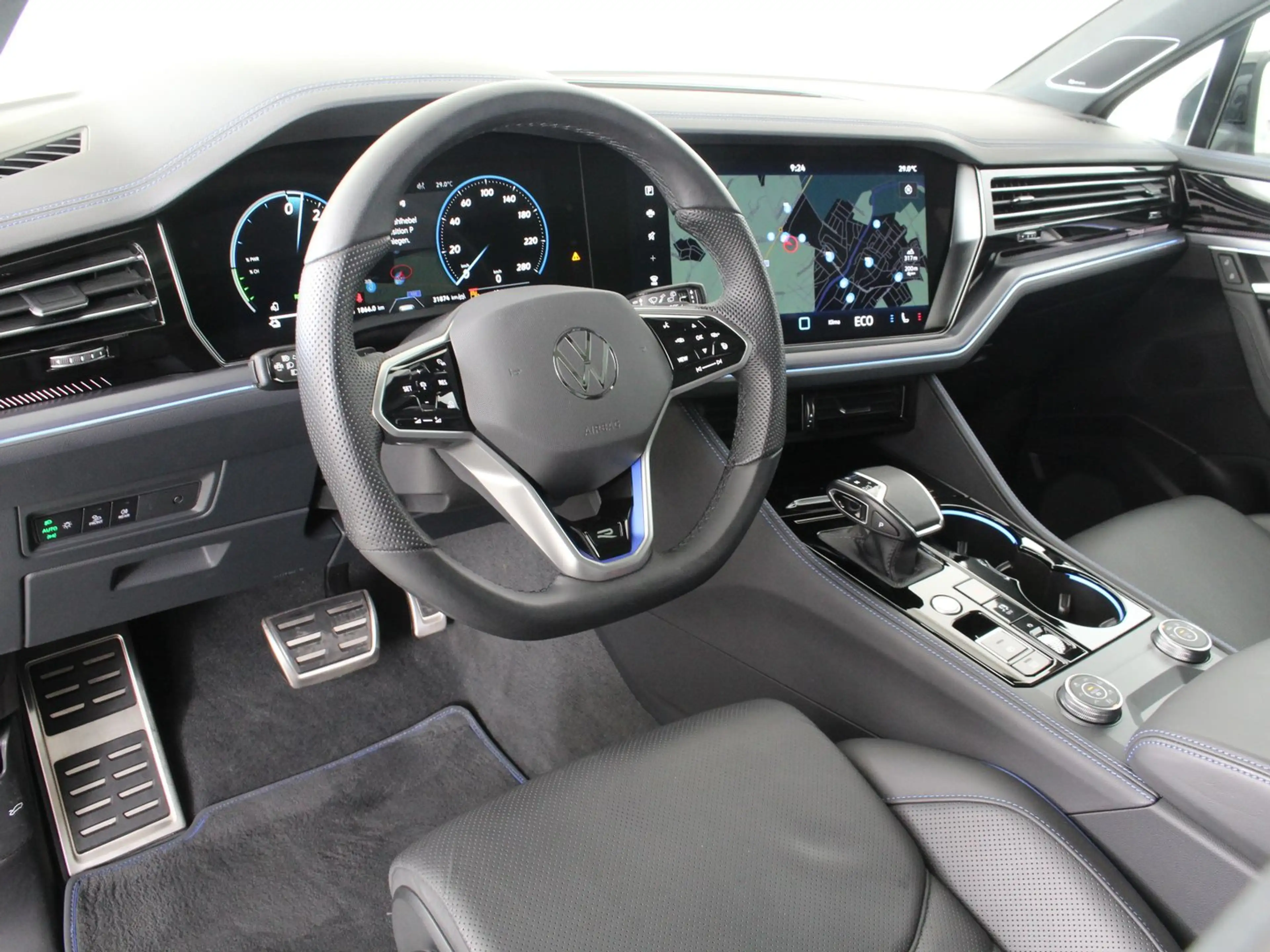 Volkswagen Touareg R eHybrid TSI 4MOTION — photo 5