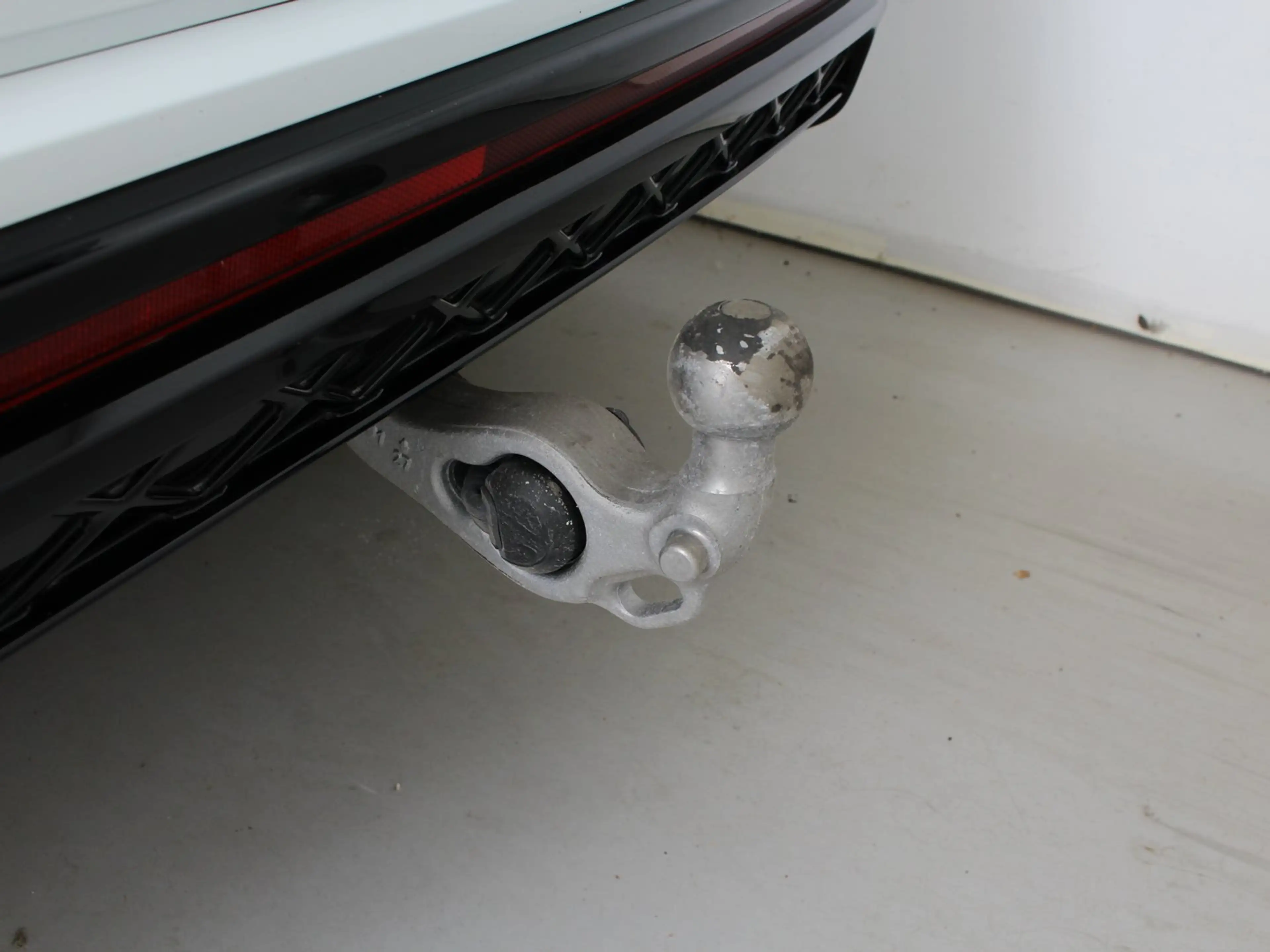 Volkswagen Touareg R eHybrid TSI 4MOTION — photo 13