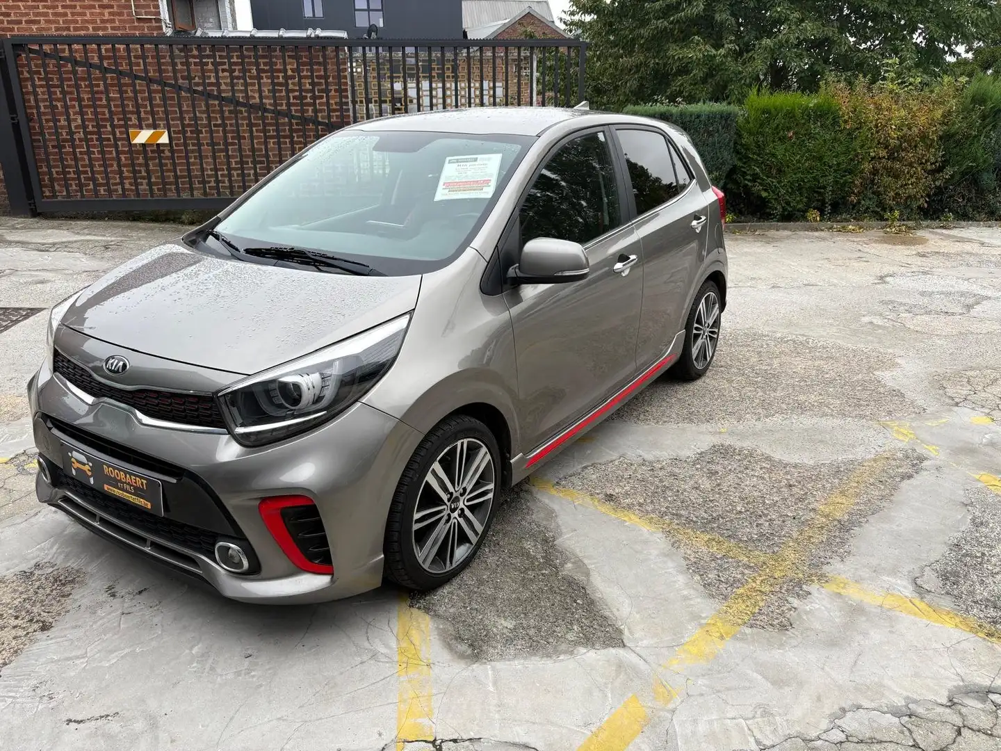 Kia Picanto Picanto 1.2i GT Line avec 1 an 1/2 de garantie Gris - 1