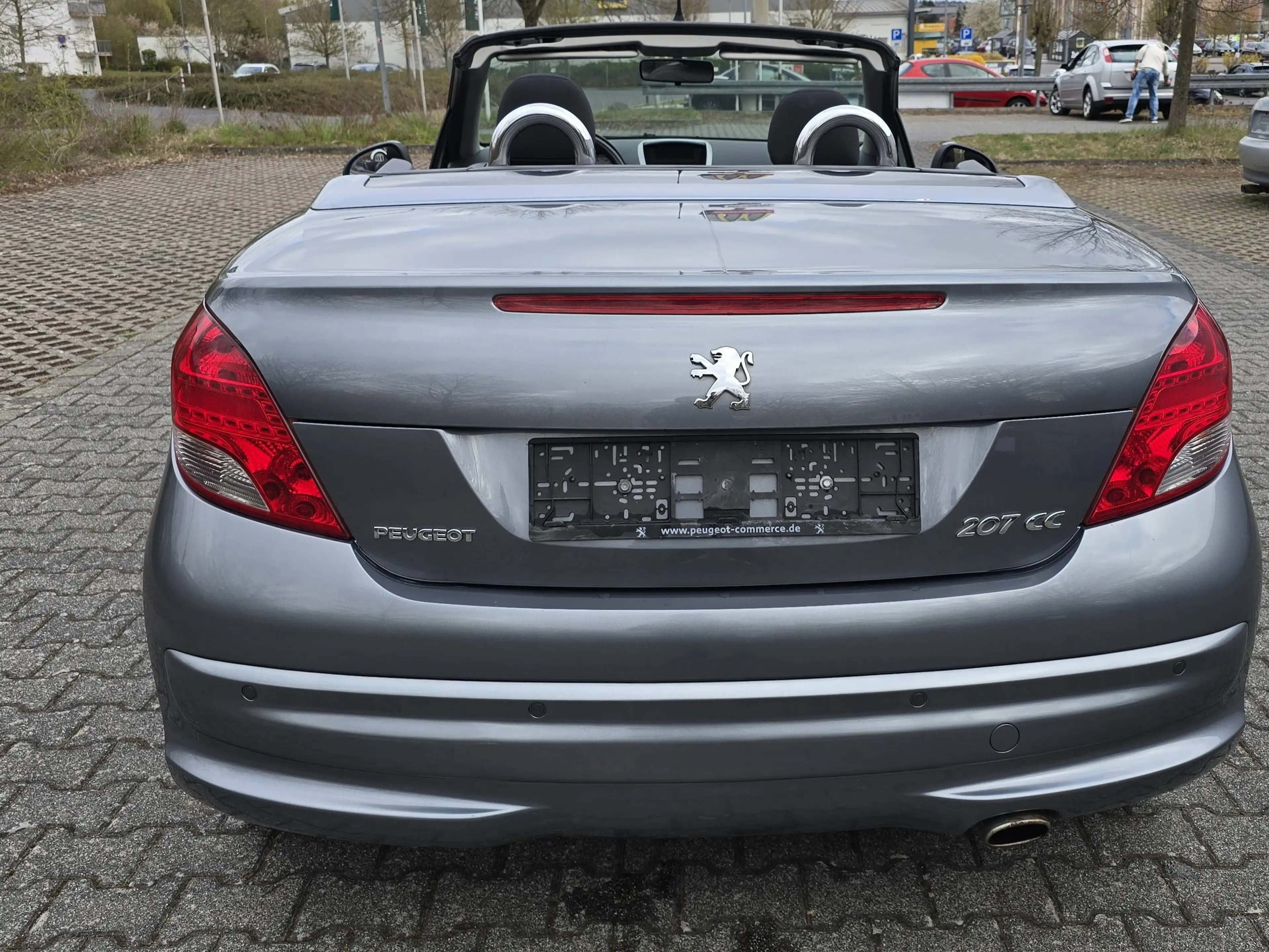 Peugeot 207 Premium 1.6l Cabrio TÜV/Inspektion NEU — photo 8