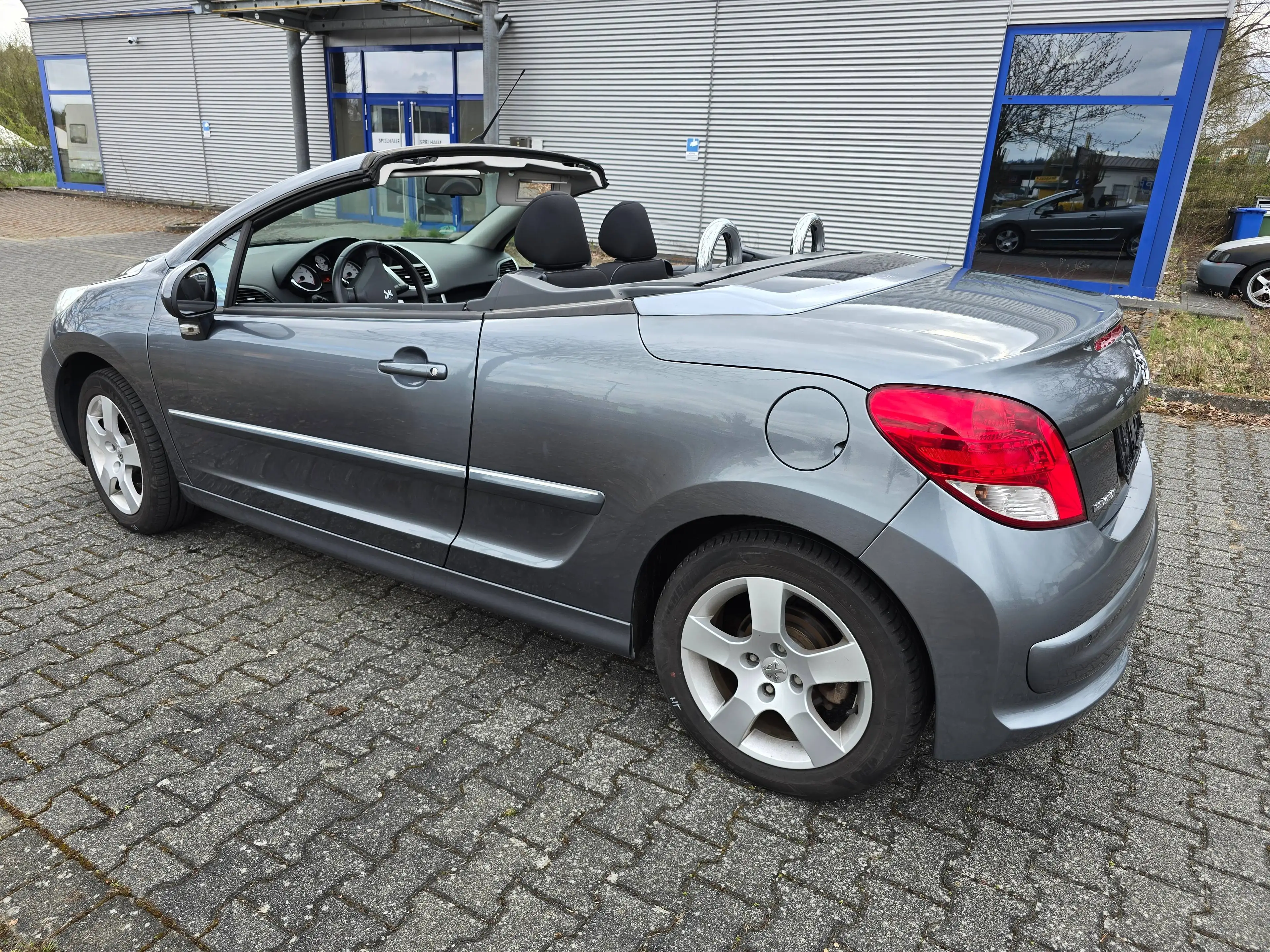 Peugeot 207 Premium 1.6l Cabrio TÜV/Inspektion NEU — photo 6