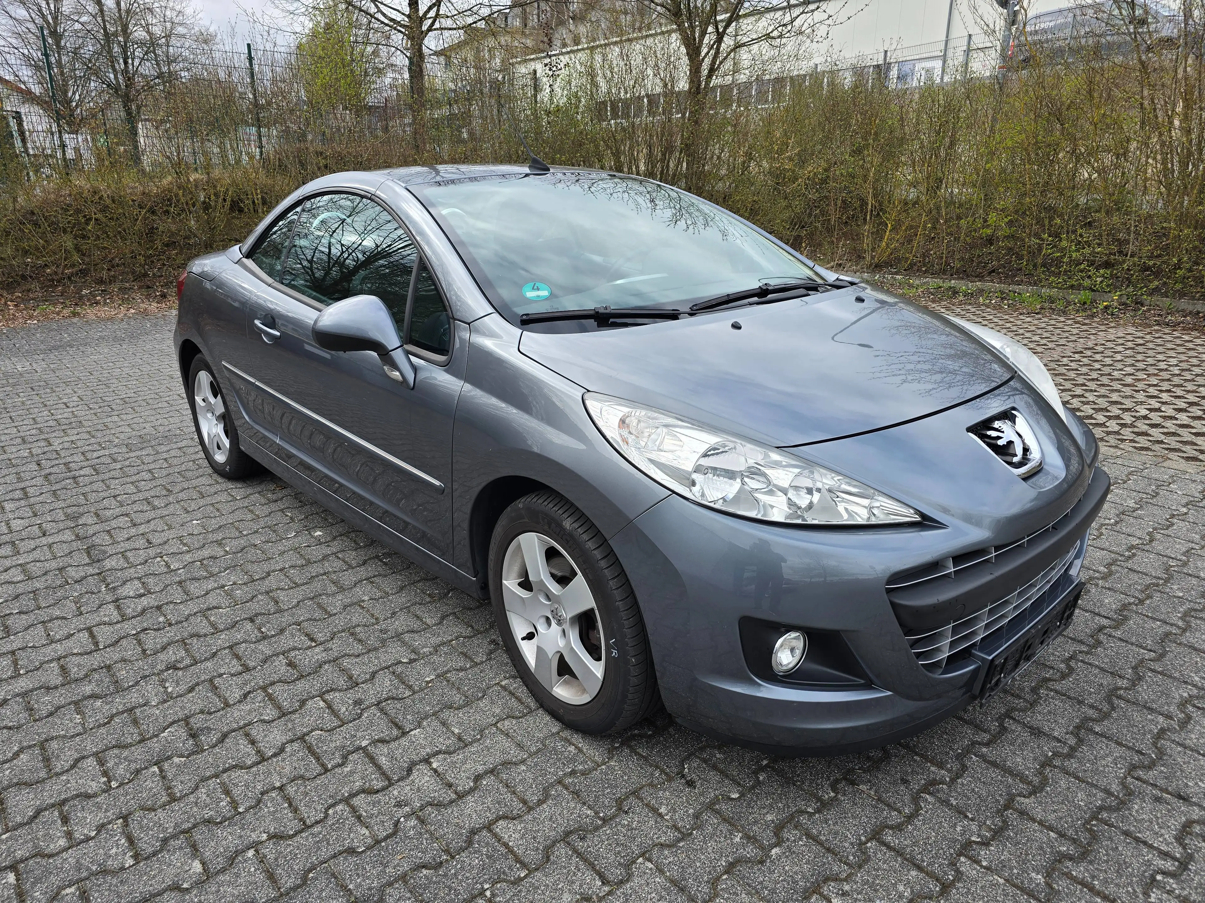 Peugeot 207 Premium 1.6l Cabrio TÜV/Inspektion NEU — photo 15