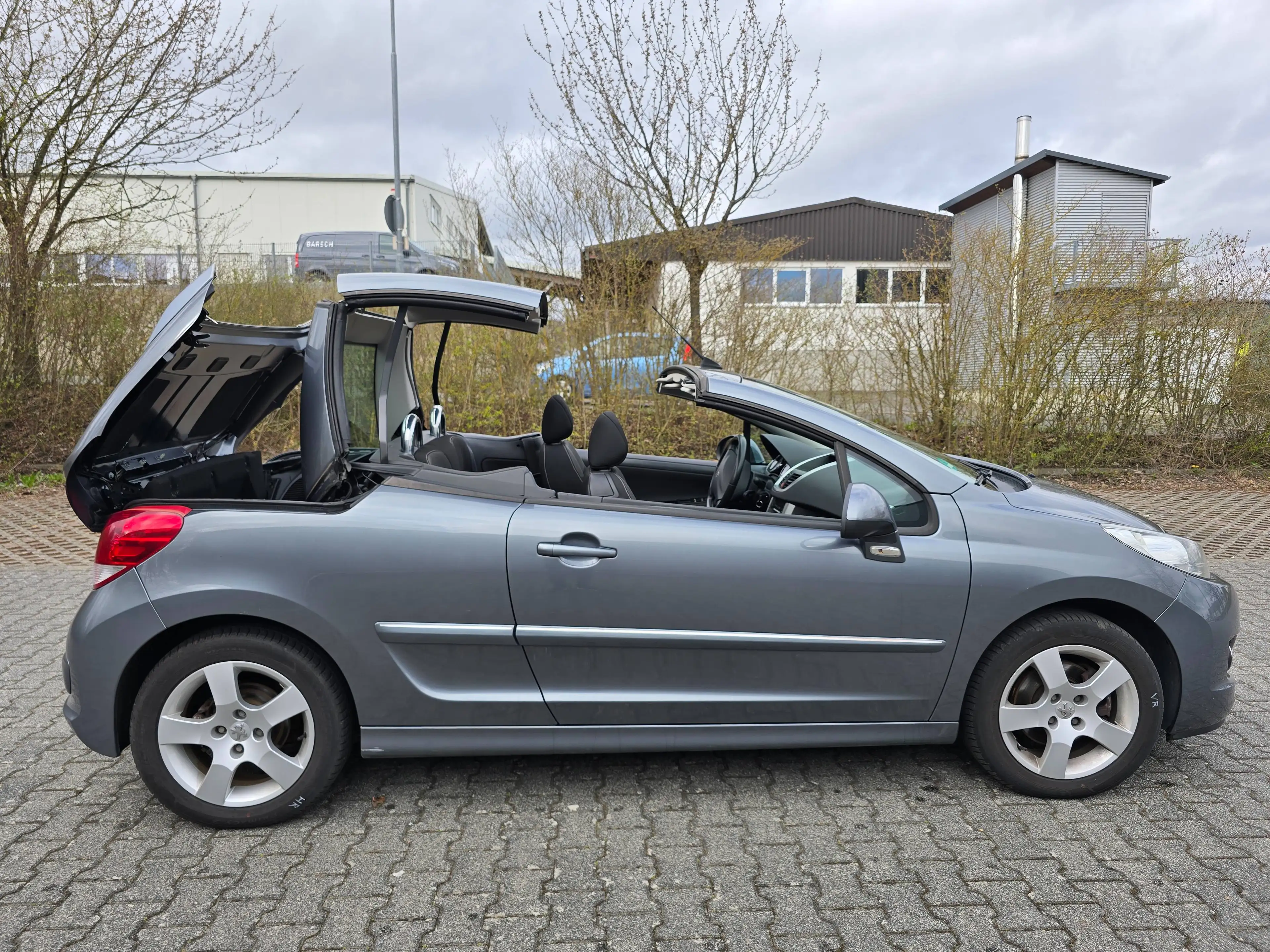 Peugeot 207 Premium 1.6l Cabrio TÜV/Inspektion NEU — photo 12
