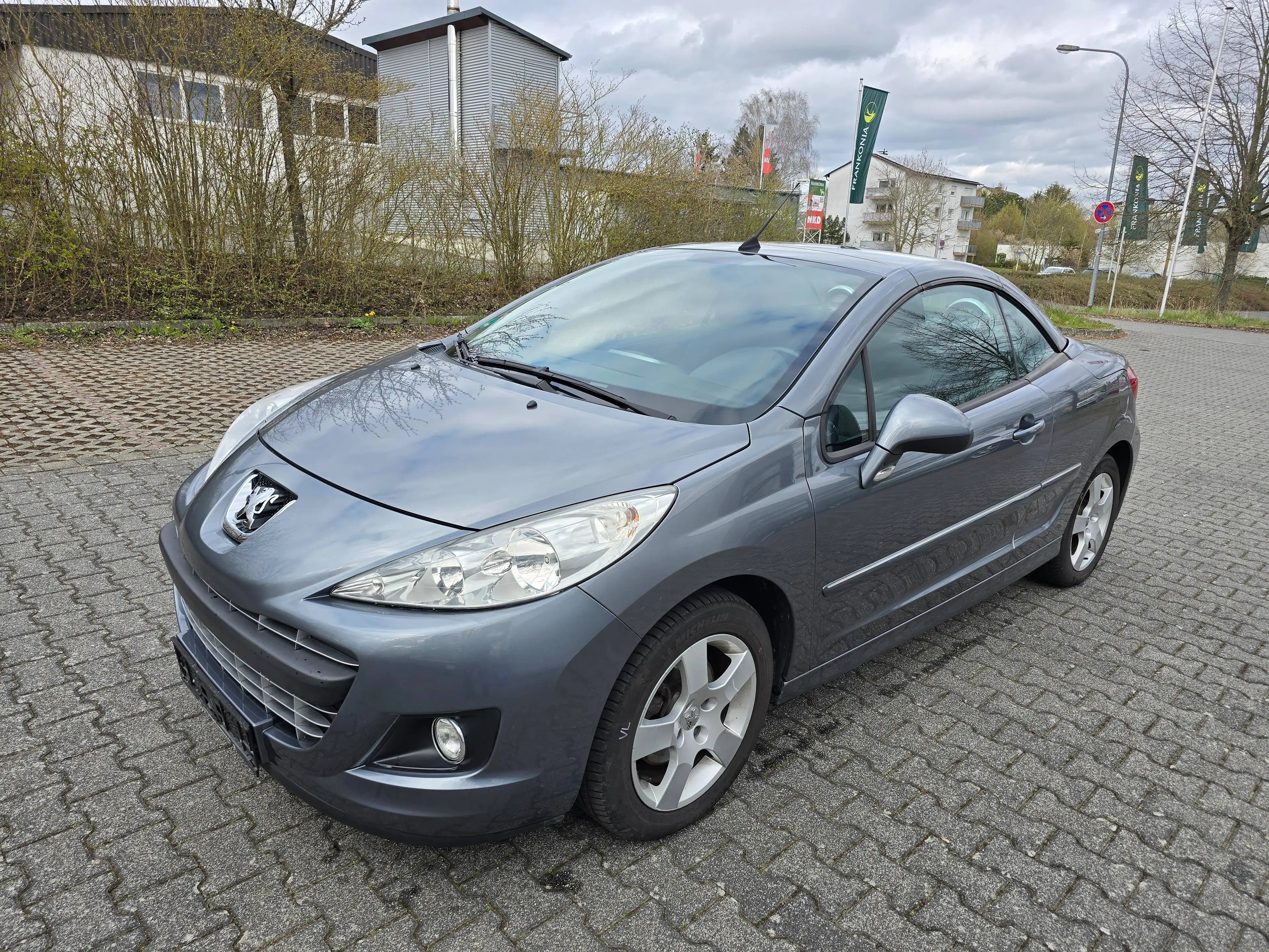 Peugeot 207 Premium 1.6l Cabrio TÜV/Inspektion NEU — photo 3