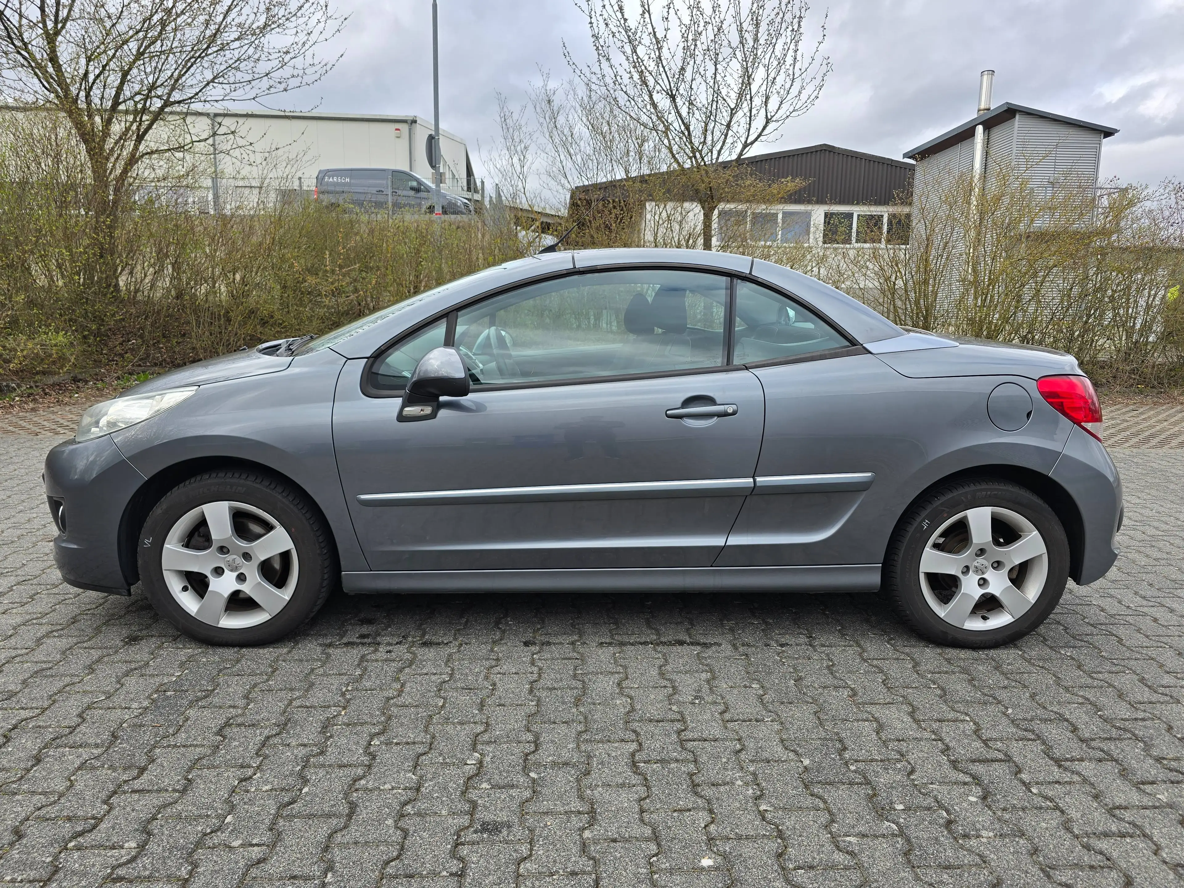 Peugeot 207 Premium 1.6l Cabrio TÜV/Inspektion NEU — photo 4