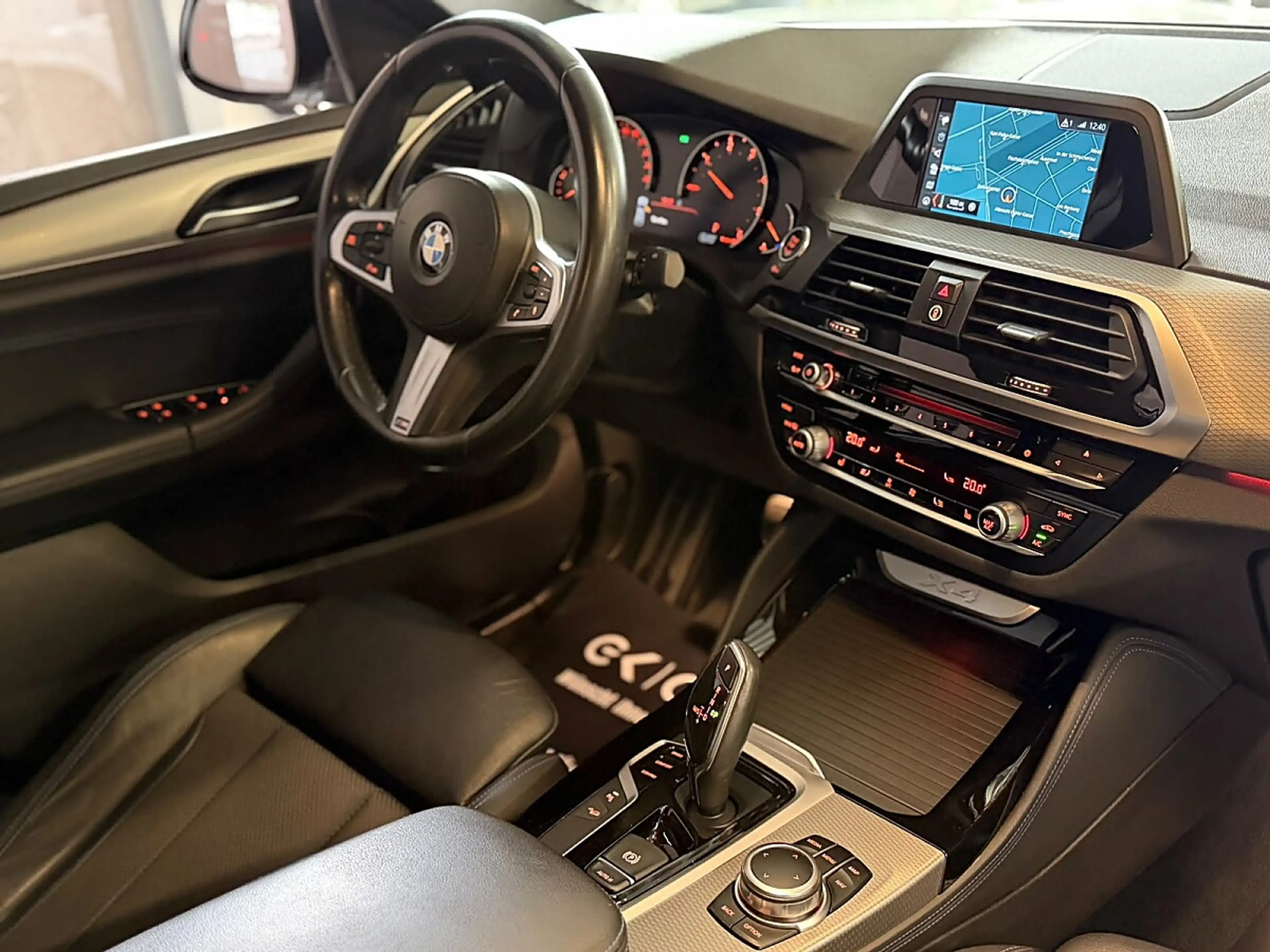 BMW X4 xDrive 20d M-PAKET/1.BESITZ/AHK — photo 11