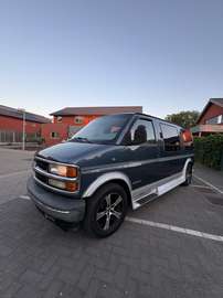 5.7 V8