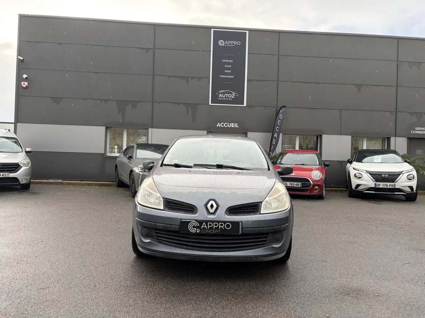Renault Clio Clio 1.2i 16V - 75 Authentique Bleu - 2