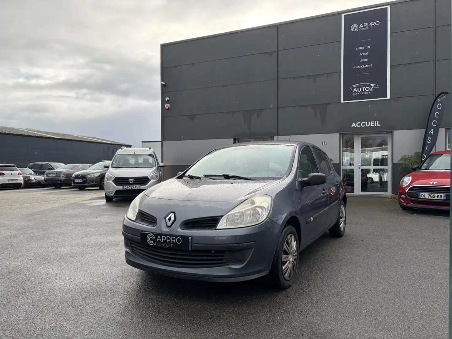 Renault Clio Clio 1.2i 16V - 75 Authentique Bleu - 1