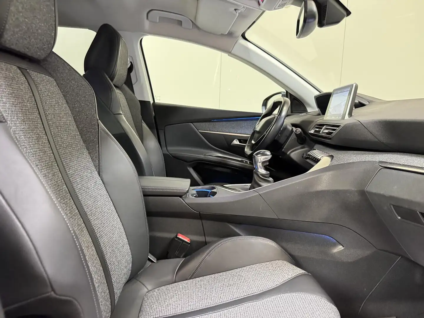 Peugeot 5008 1.2 Benzine - 7 Pl - GPS - PDC - Airco - Topsta... Wit - 2