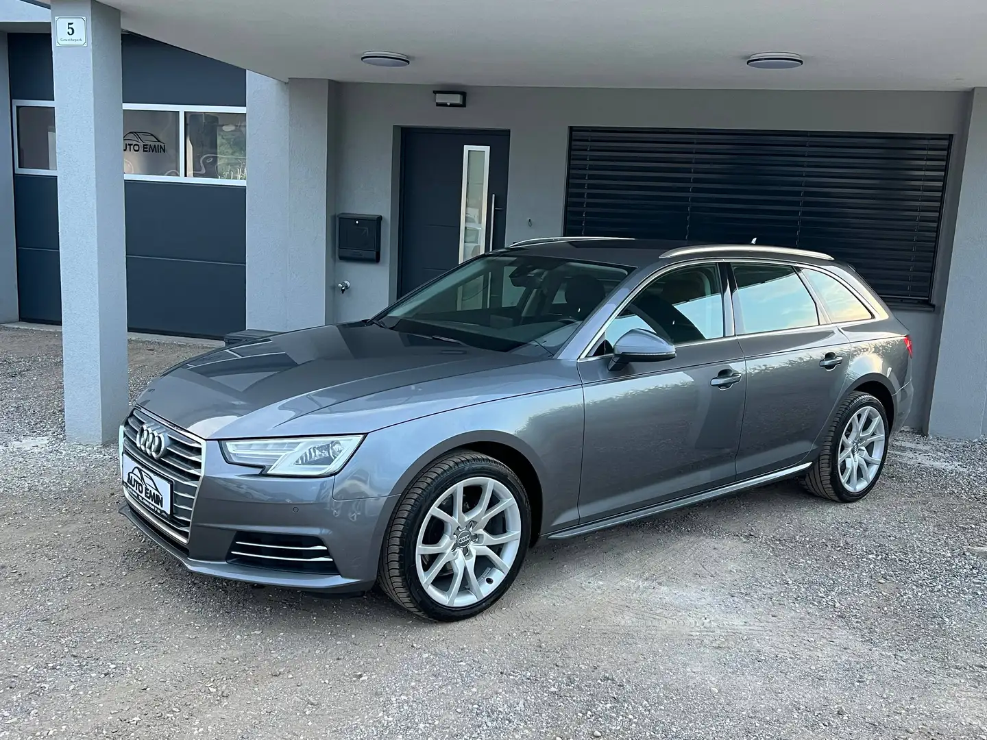 Audi A4 *Apple Carplay* Avant 2,0 TDI Sport S-tronic Grau - 2