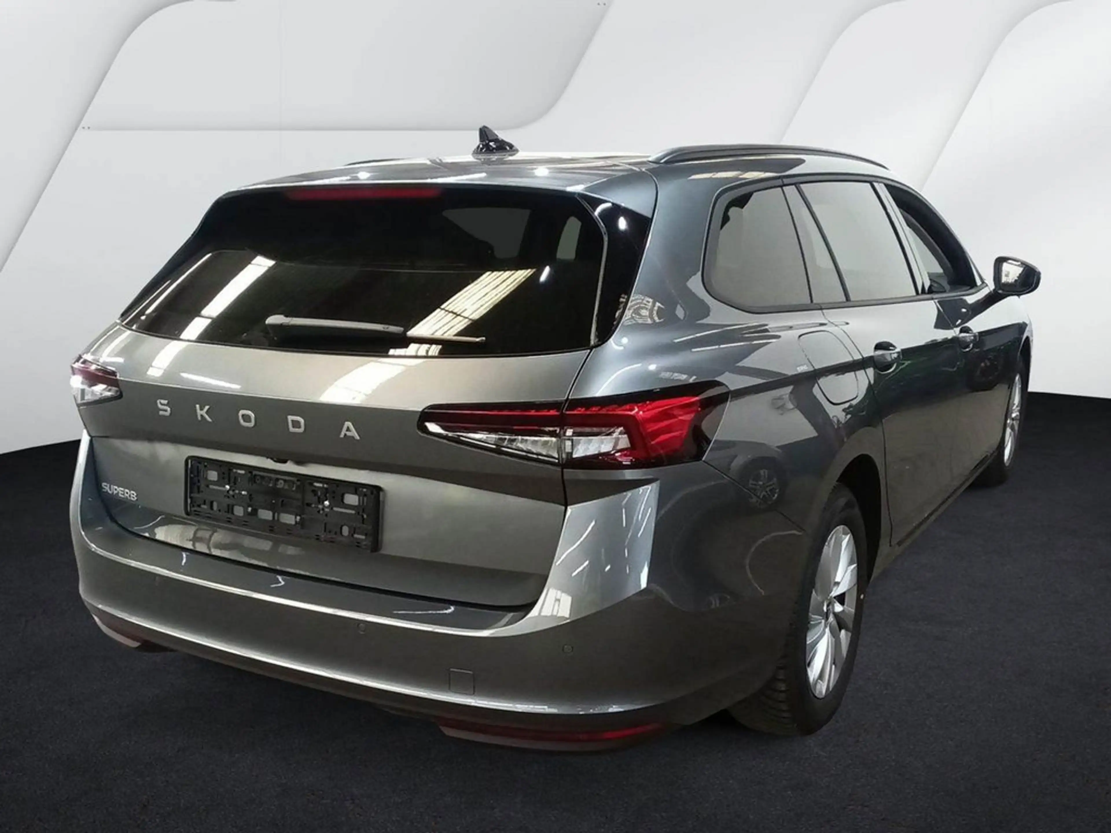 Skoda Superb 2.0 TDI Essence SHZ ACC LED NAVI AHK — photo 3