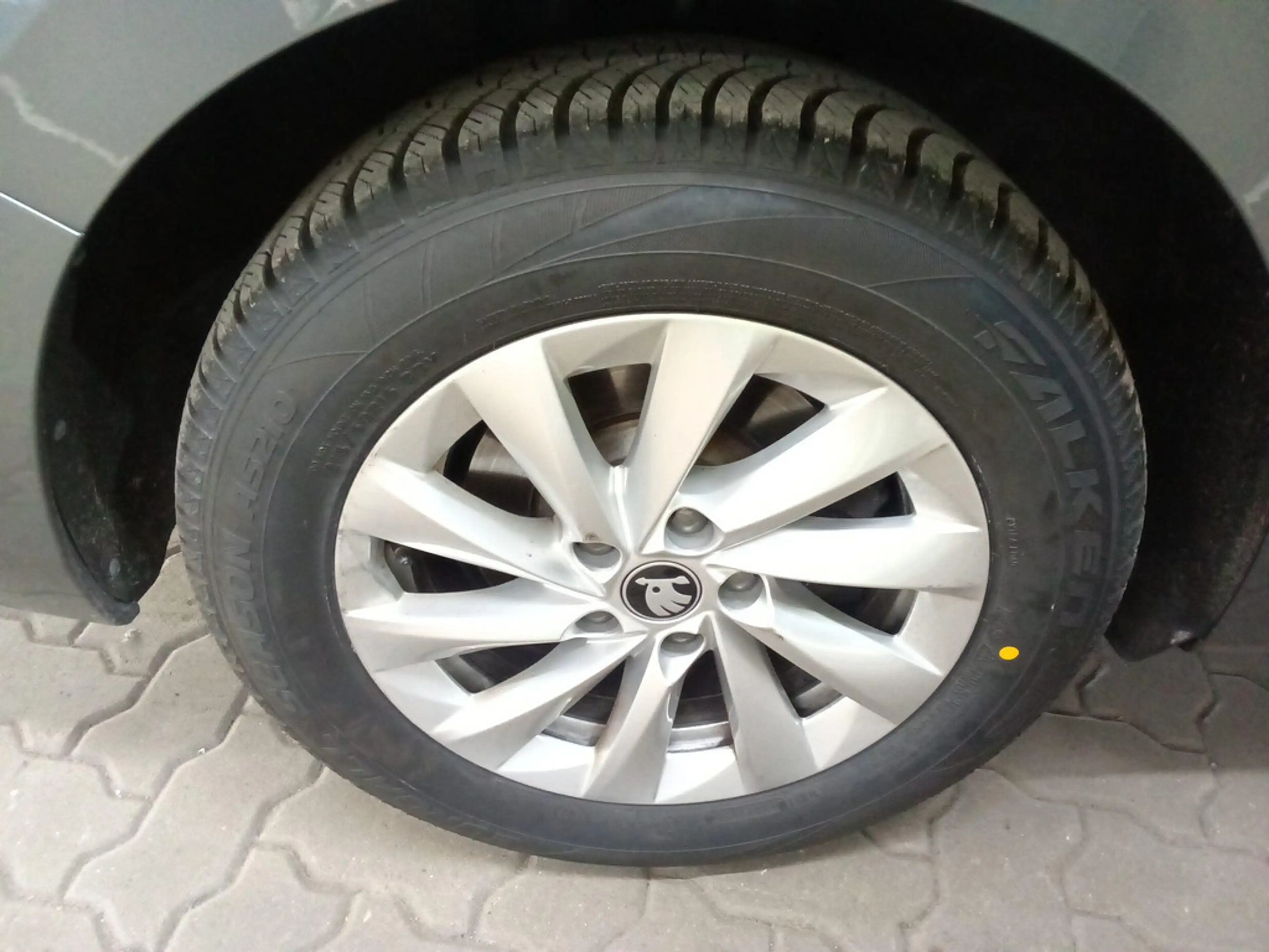 Skoda Superb 2.0 TDI Essence SHZ ACC LED NAVI AHK — photo 9