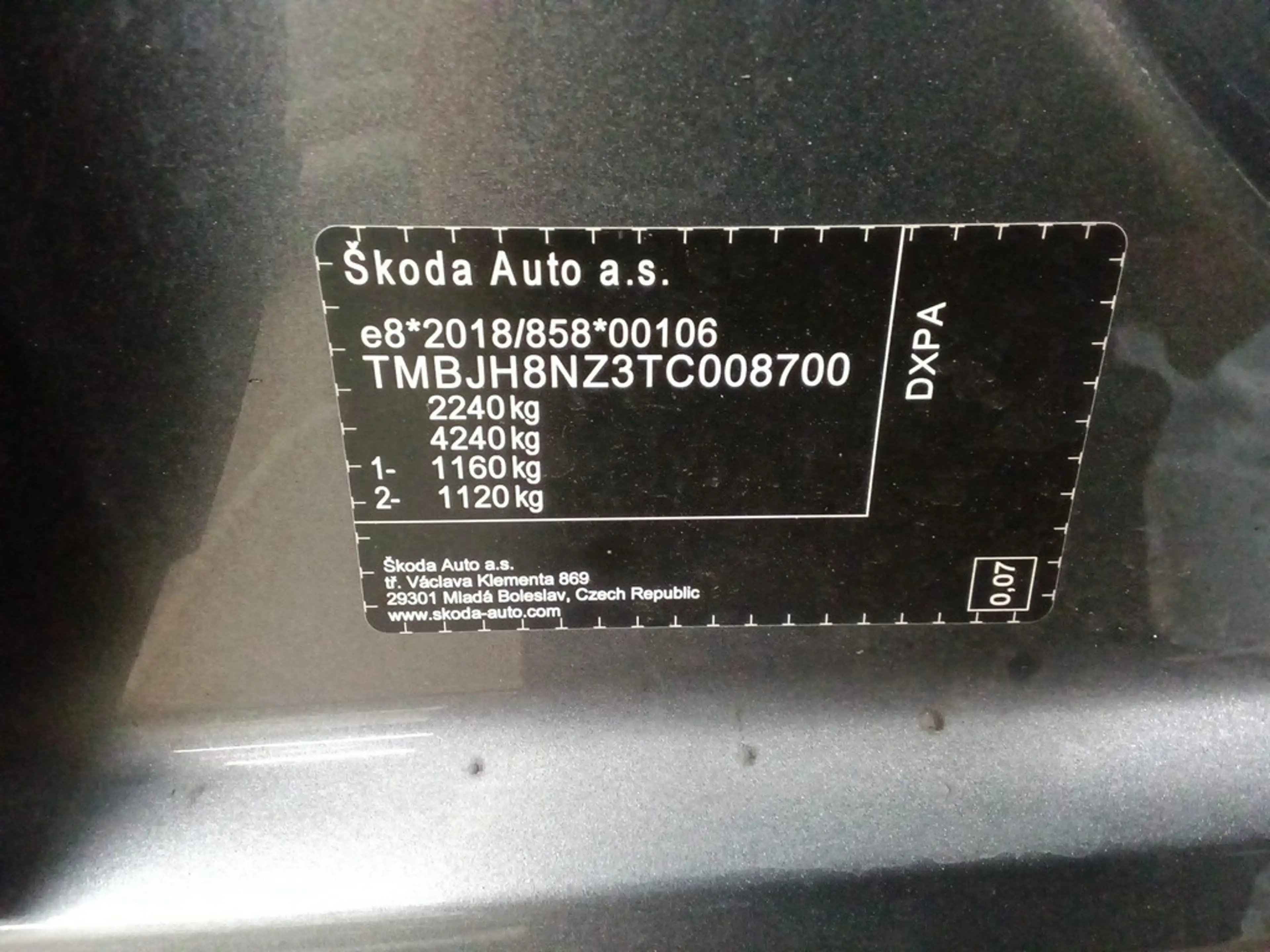 Skoda Superb 2.0 TDI Essence SHZ ACC LED NAVI AHK — photo 8