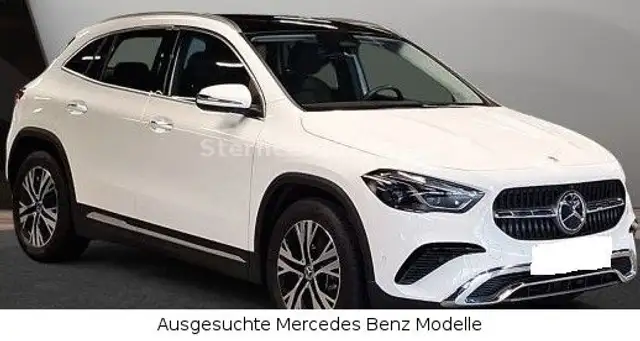 Mercedes-Benz GLA 220 d 4M Progressive DISTRO PANO MEMORY 360K