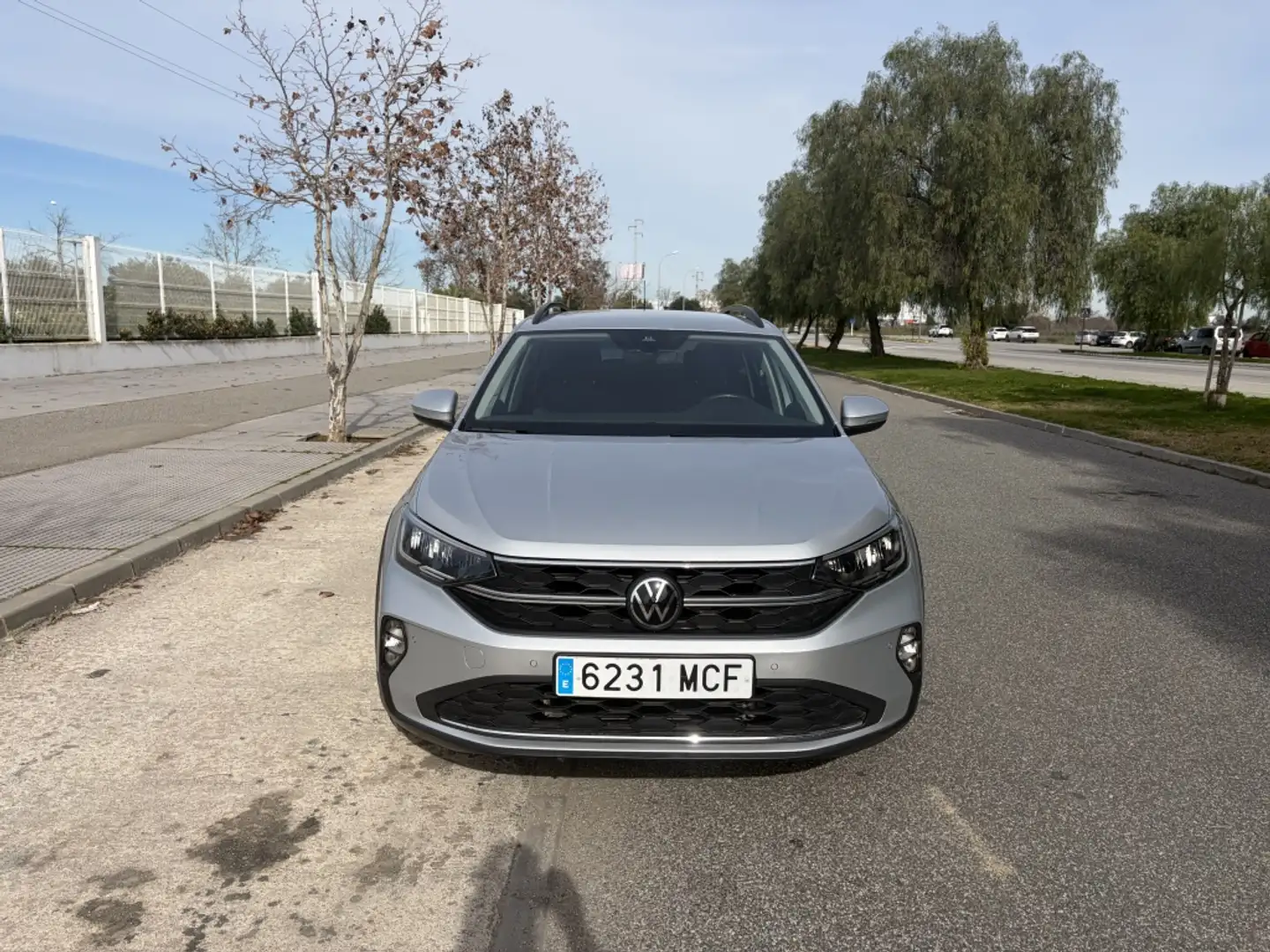 Volkswagen Taigo Todoterreno Automático de 5 Puertas Gris - 2