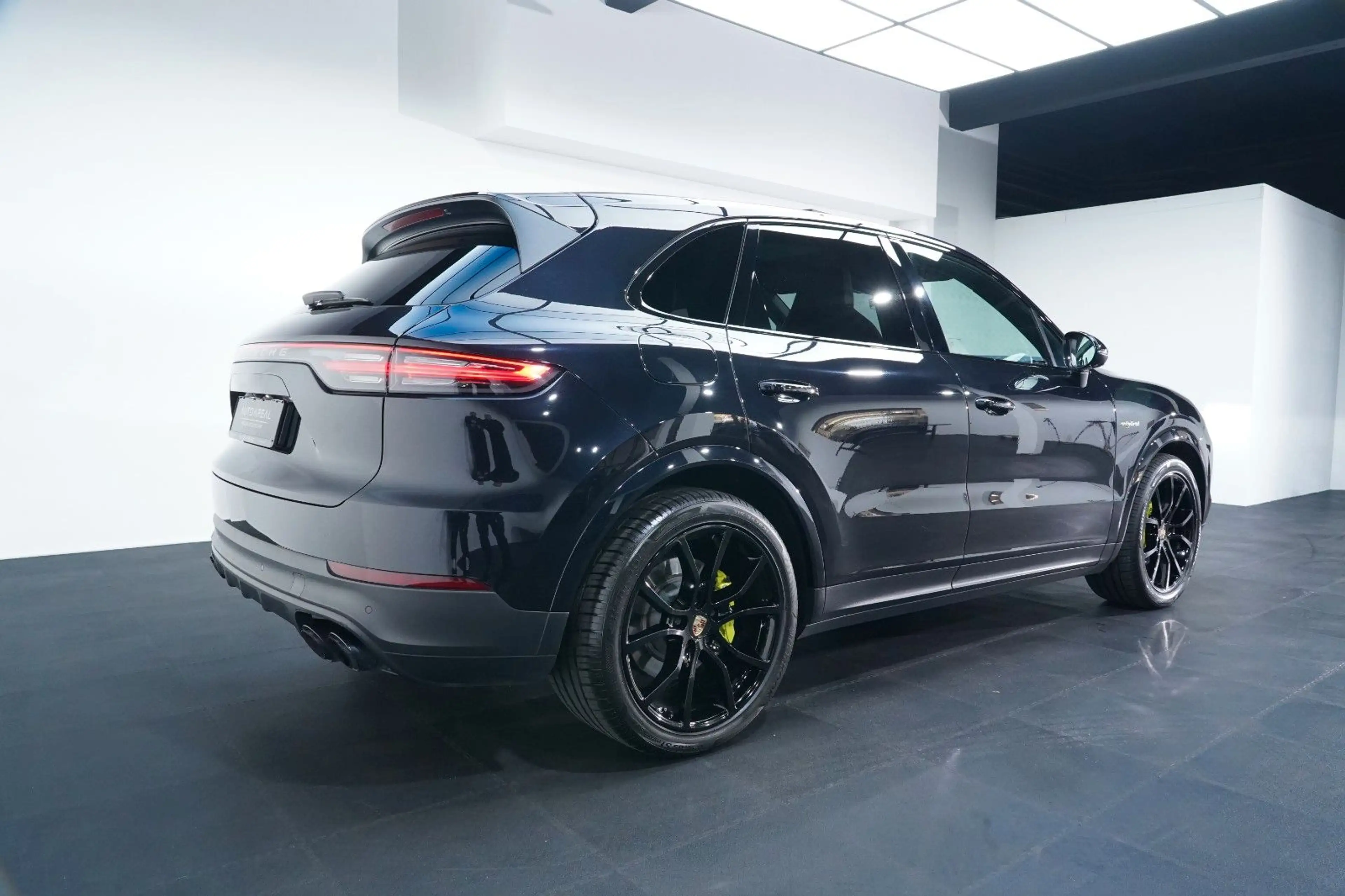 Porsche Cayenne E-Hybrid PDLS+/18-WEG/BOSE/PANO/CARPLAY — photo 4