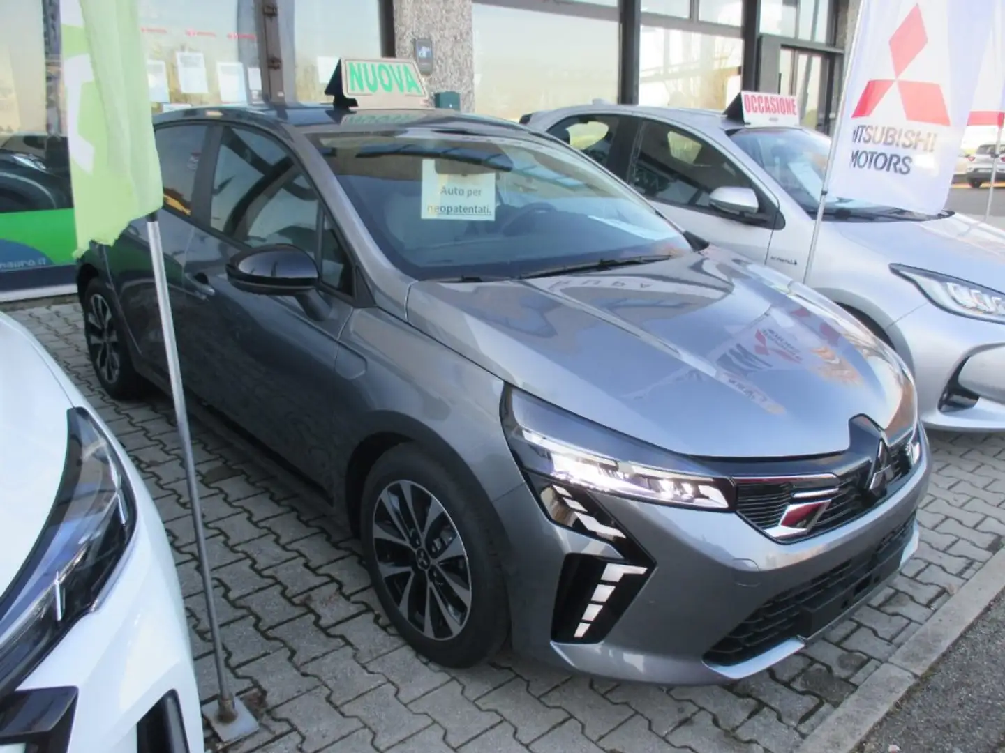 Mitsubishi Colt 1.0L turbo 90 CV Invite Grigio - 1