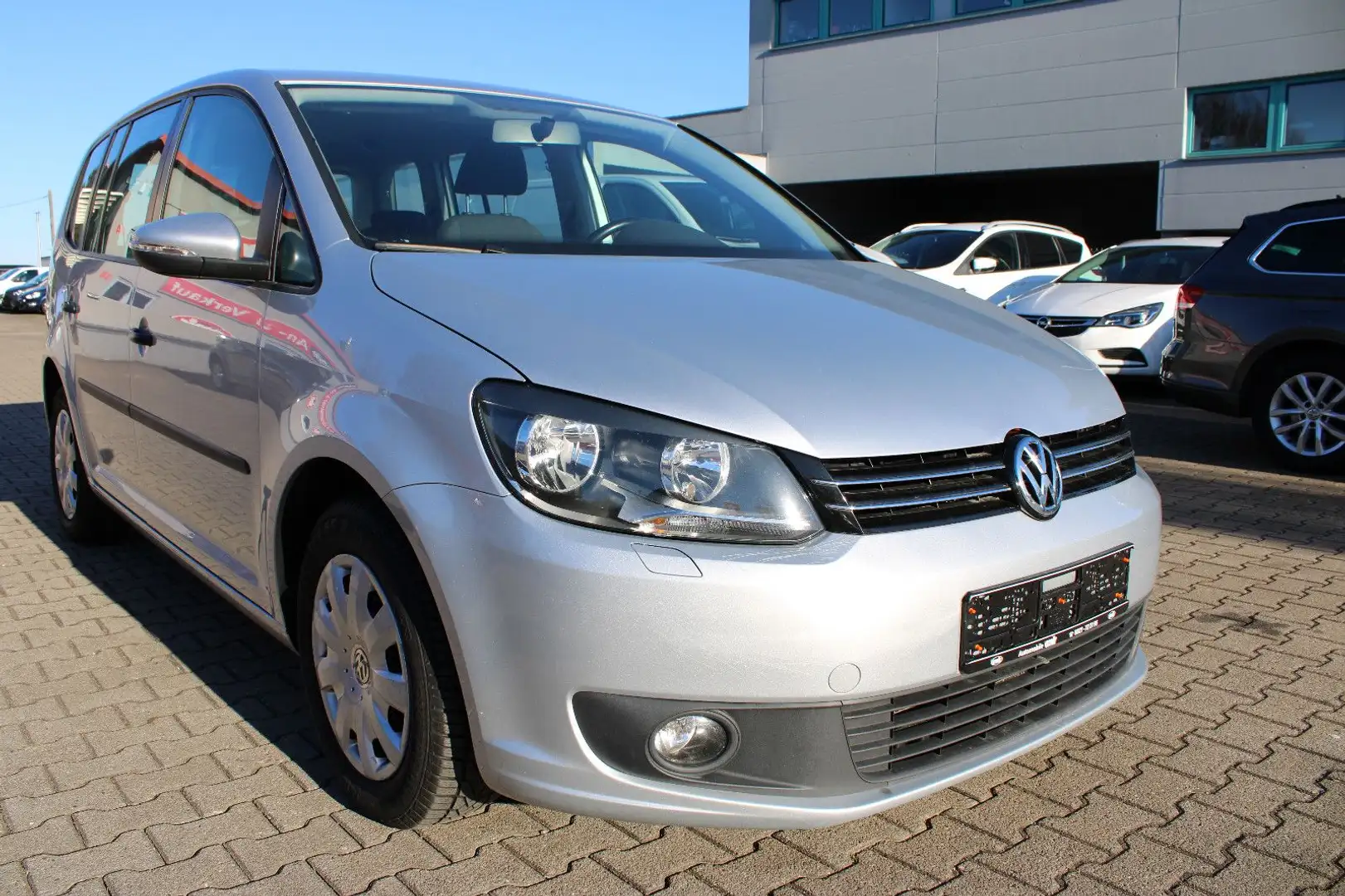 Volkswagen Touran 1.6 TDI PDC,Kamera,AHK,SHZ Silber - 2