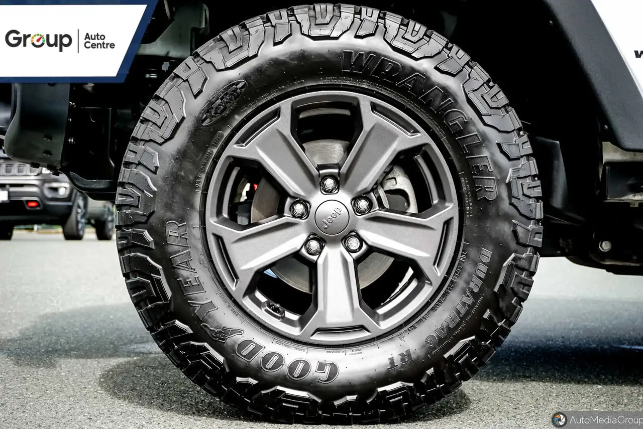 Jeep Wrangler photo Jeep Wrangler