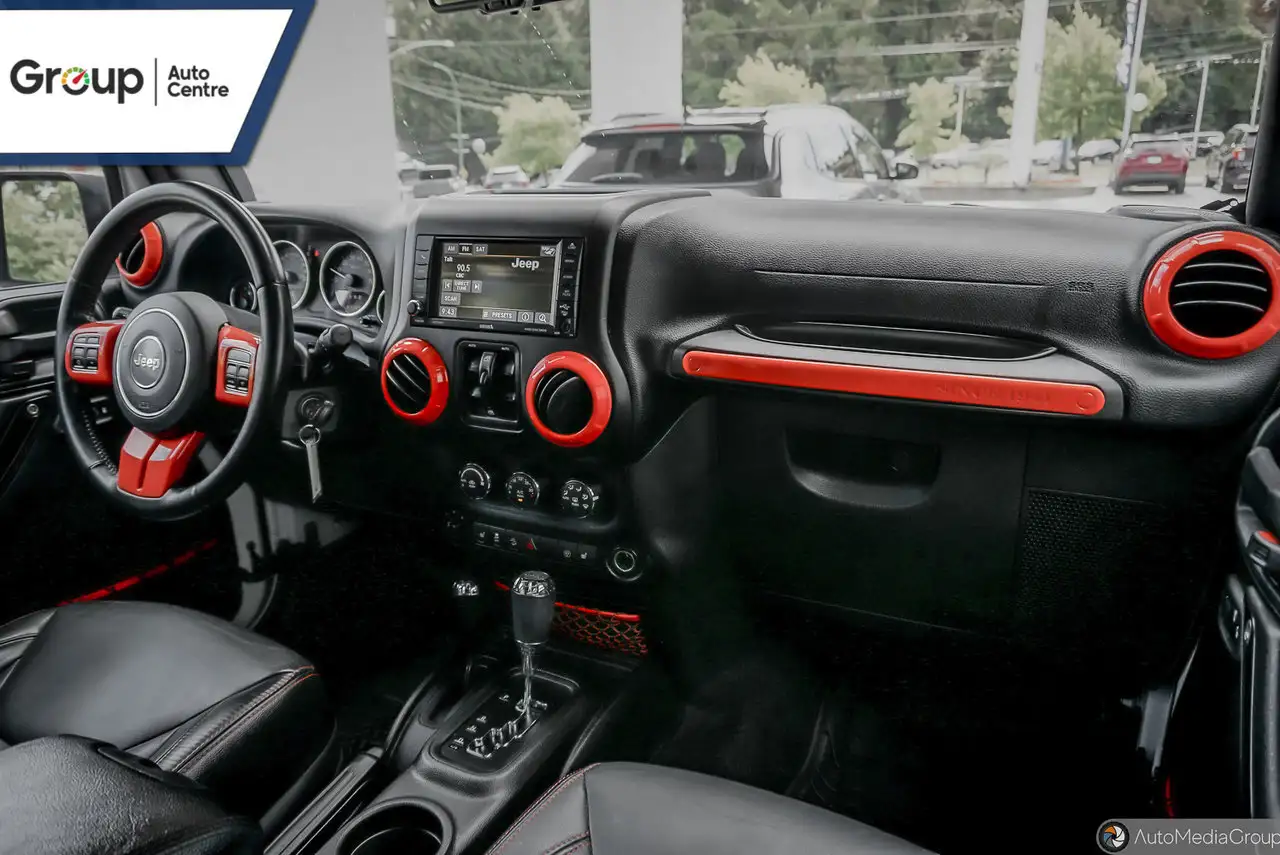 Jeep Wrangler photo Jeep Wrangler