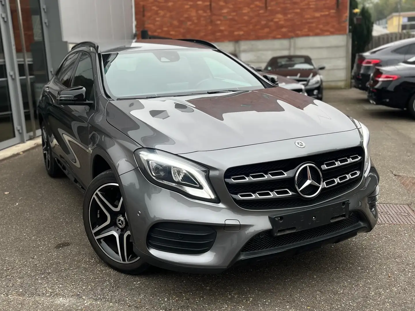 Mercedes-Benz GLA 180 verkocht!!! Grijs - 2