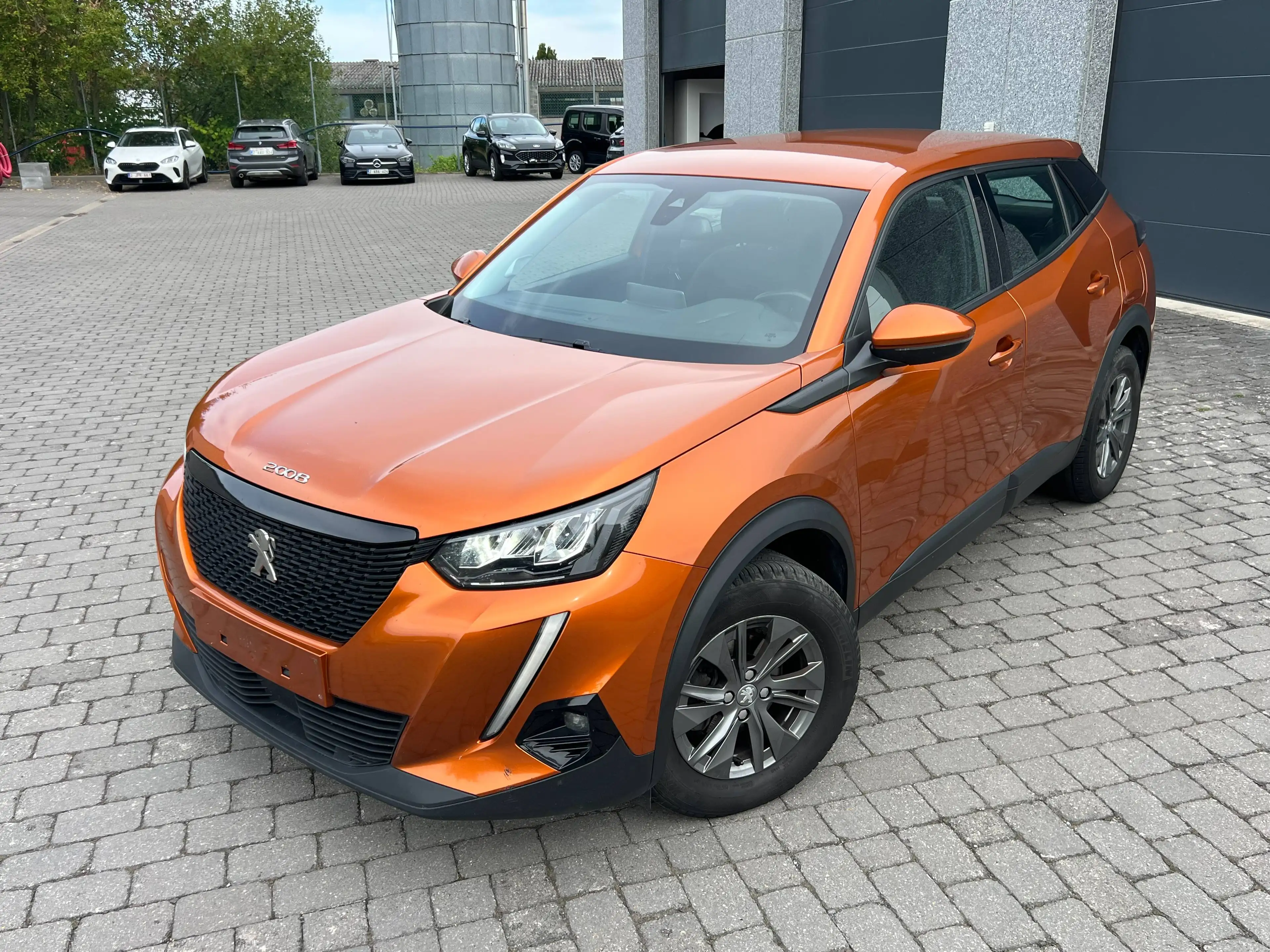 Peugeot 2008 MARCHAND OU EXPORT !!! 1.5 BlueHDi, Apple Car-Play, Camera de recul, Climatisation — photo 2