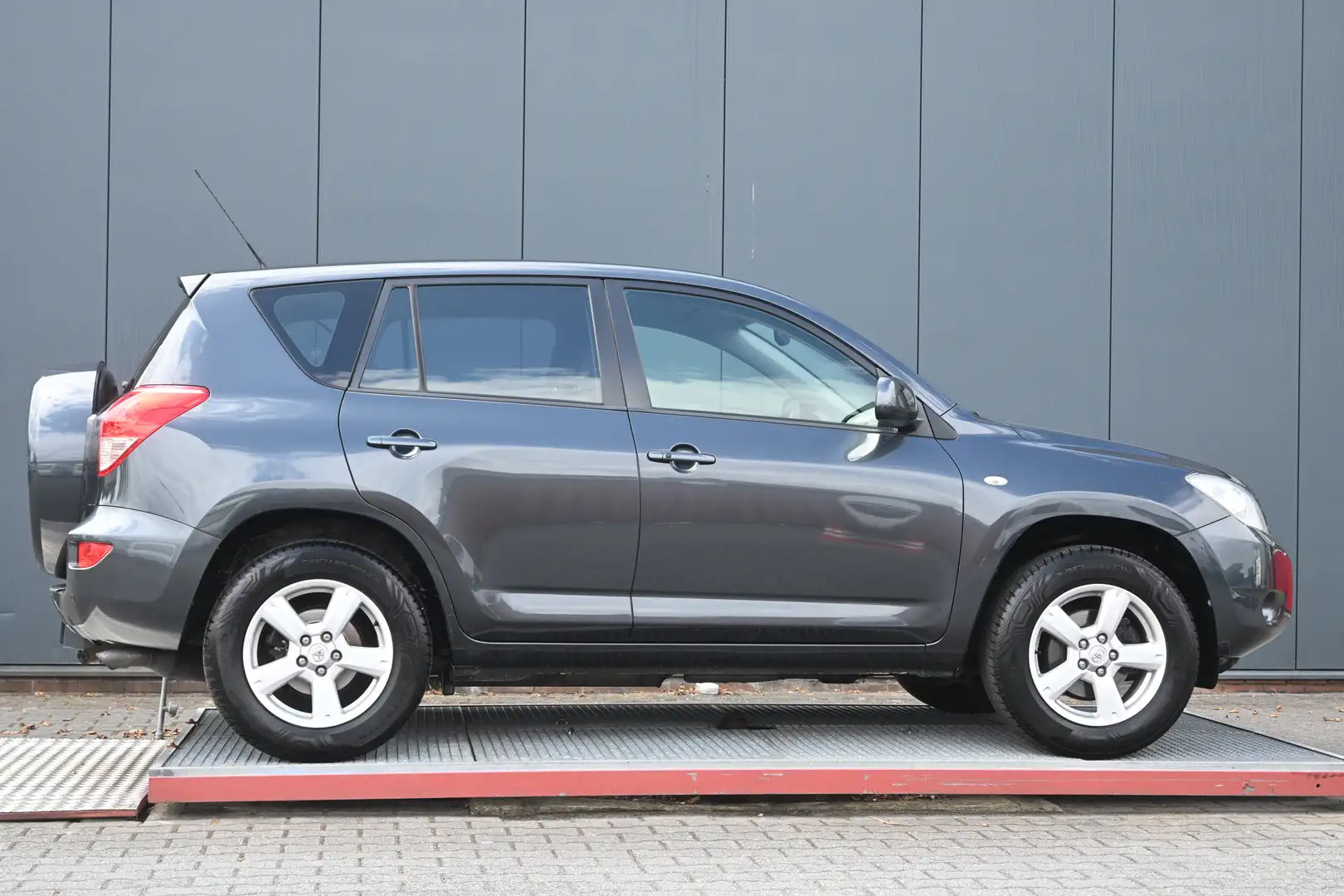 Toyota RAV 4 2.0 VVTi Executive trekhaak 4x4 Gris - 2