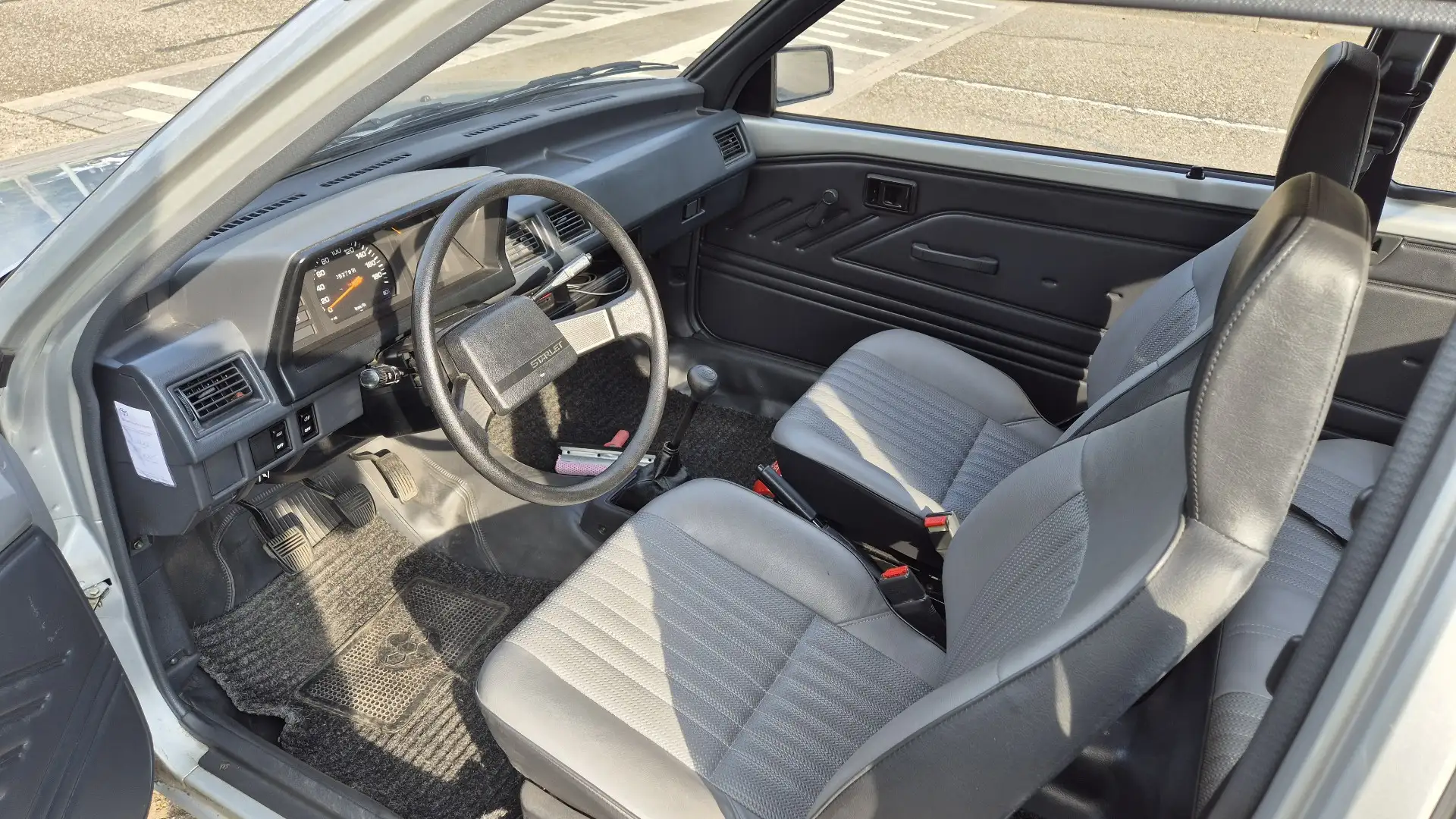 Toyota Starlet 1.0 Economic Argent - 2