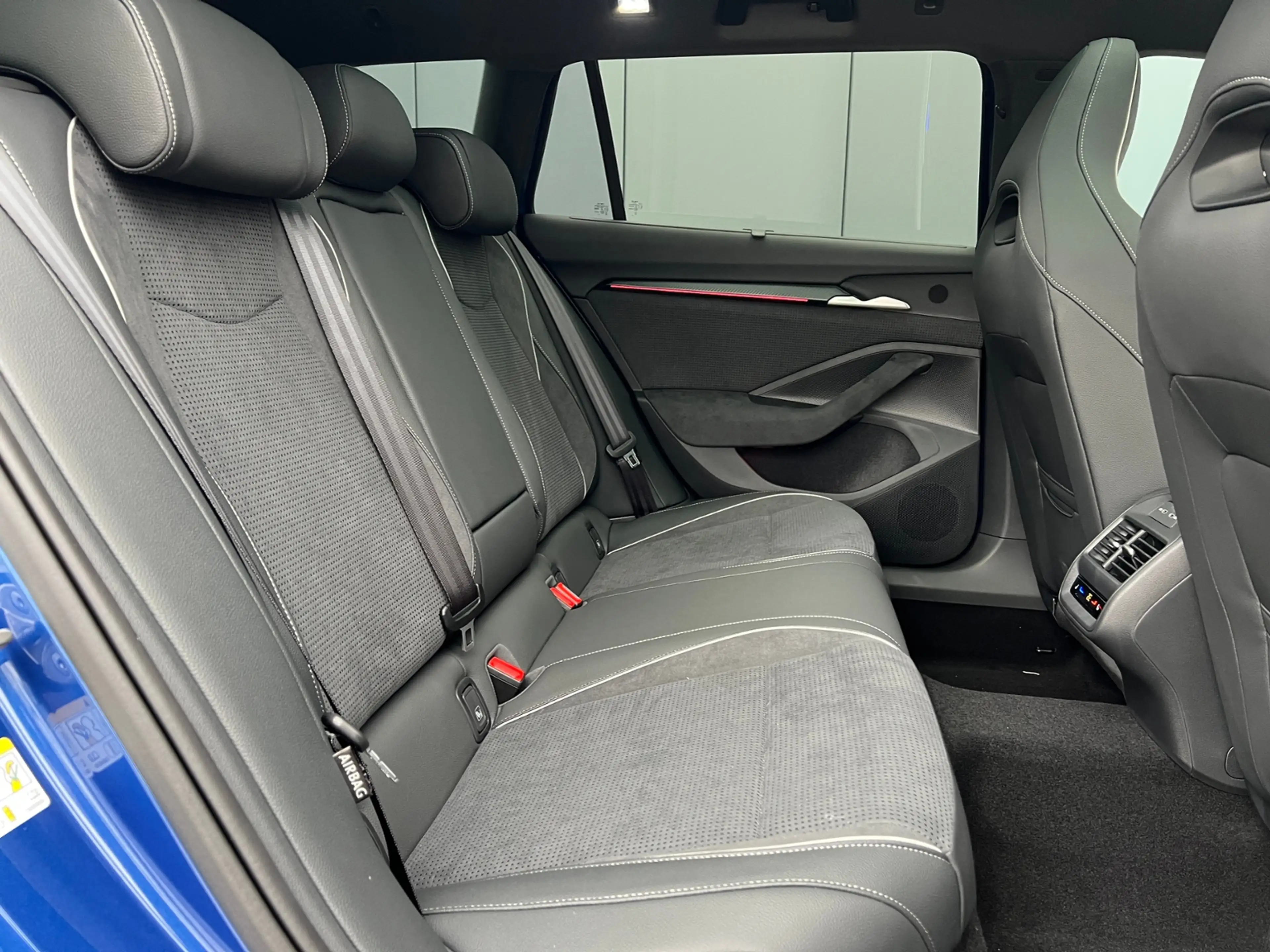 Skoda Superb Combi  Sportline 2.0 TDI 4x4 DSG *AHK, Navi, 19"- — photo 14