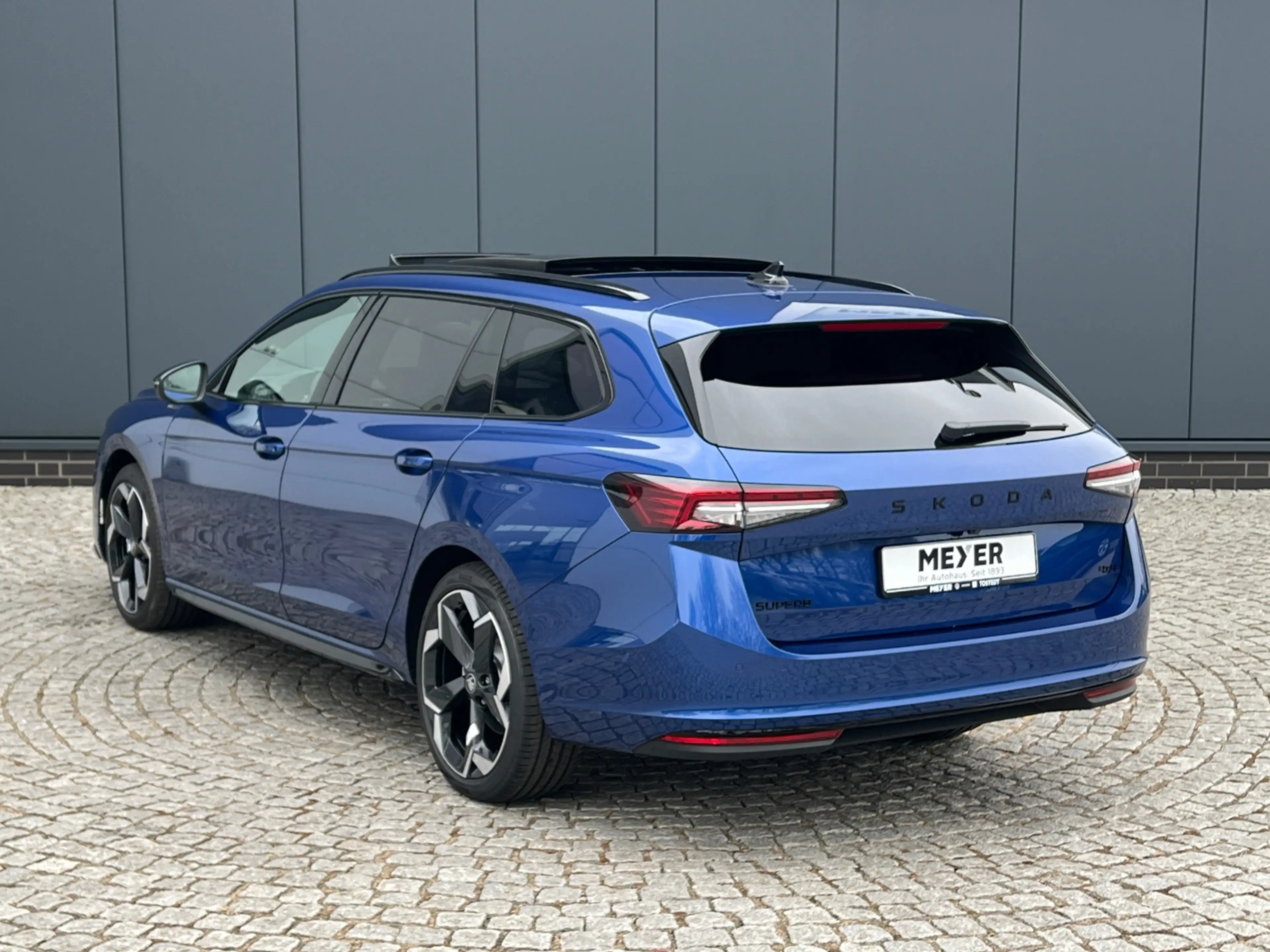 Skoda Superb Combi  Sportline 2.0 TDI 4x4 DSG *AHK, Navi, 19"- — photo 4