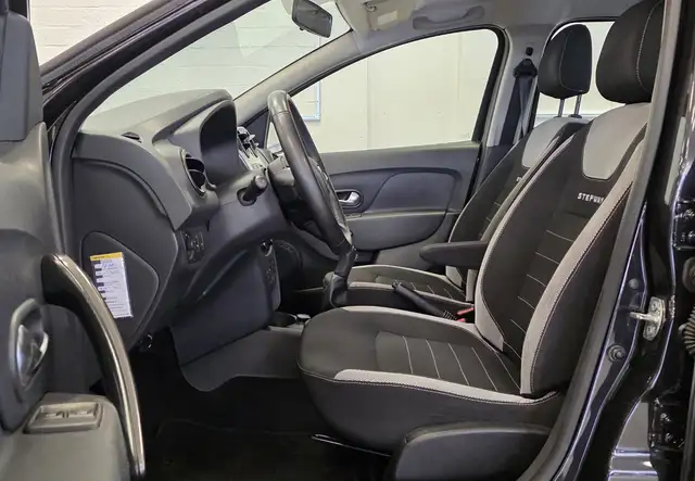 Dacia Sandero view 9