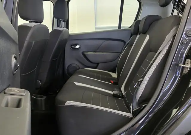 Dacia Sandero view 11