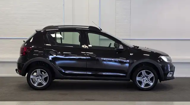 Dacia Sandero view 4