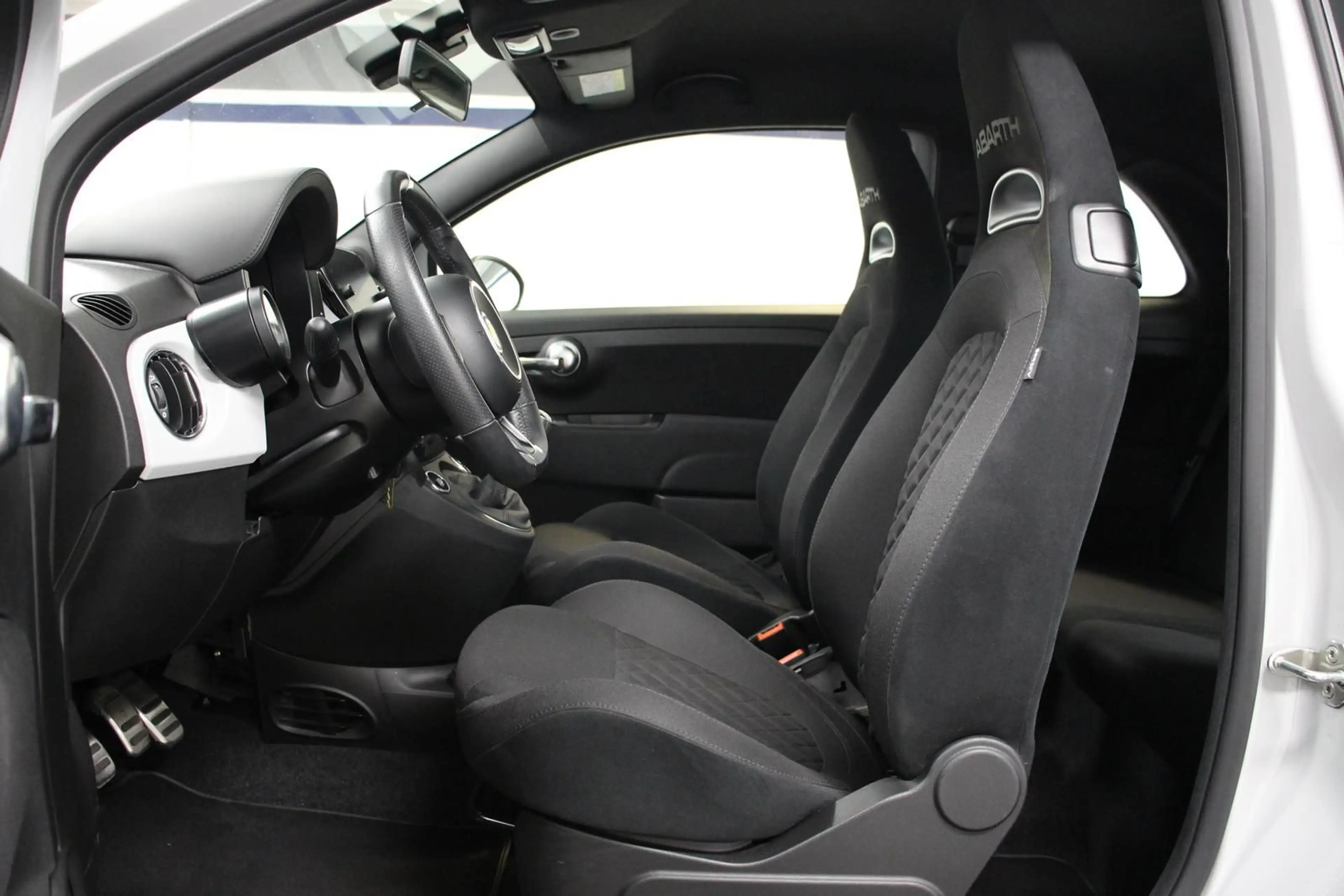 Abarth 595 1.4 "OZ" XENON BT FIAT S.HEFT UNFALLFREI TOP — photo 9