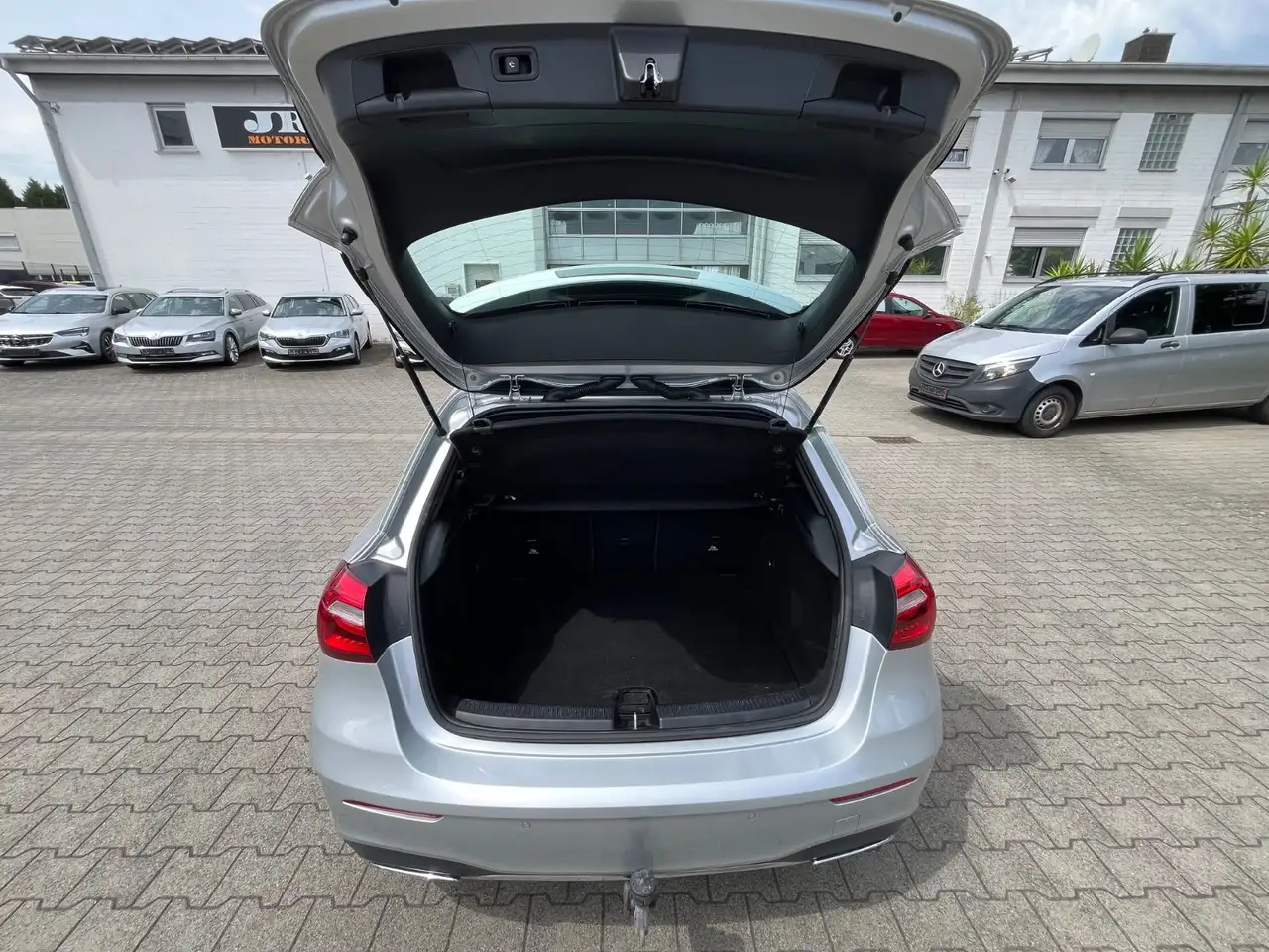 2021 Mercedes-Benz A 220 AMG  *Standheizung*AHK*, photograph 5