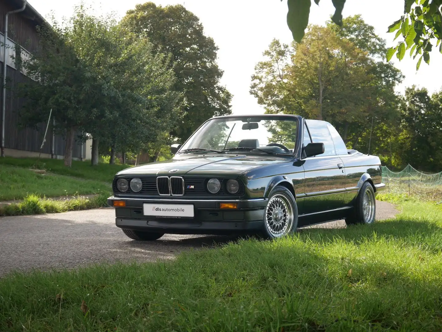 BMW 320 i Cabriolet 1.Serie, Erstlack, malachitgrün! Grün - 1