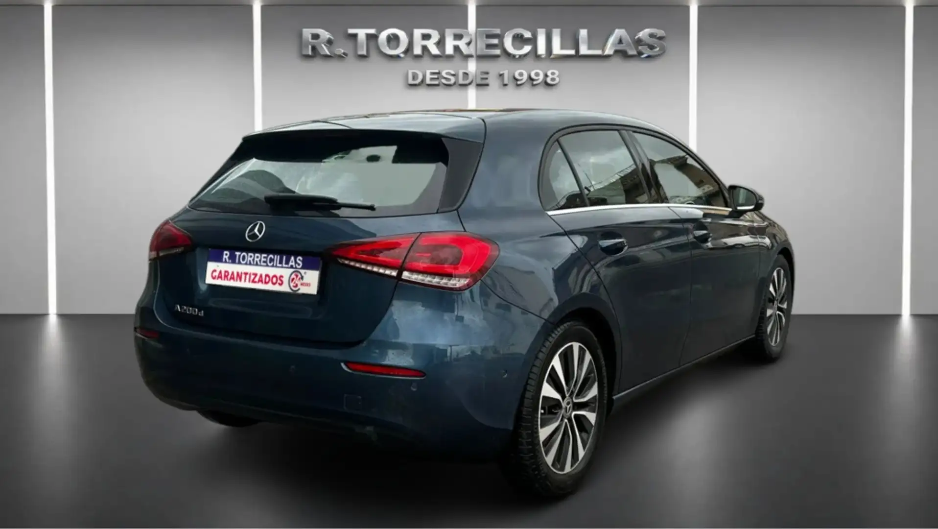 Mercedes-Benz A 200 200d 4Matic 8G-DCT Azul - 2