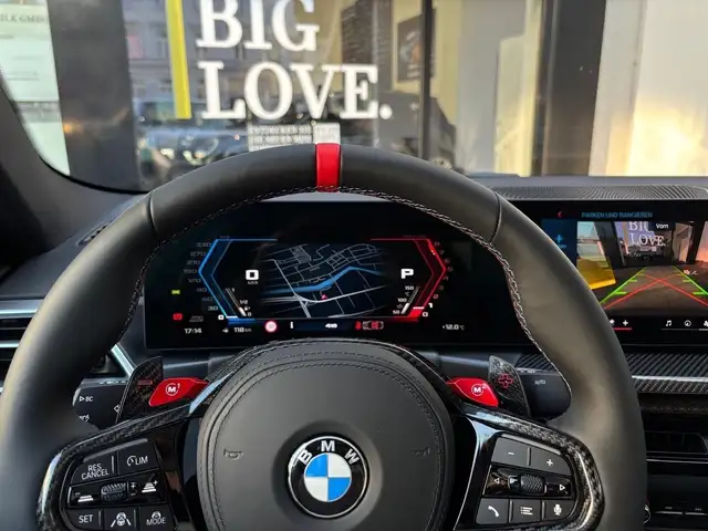 BMW M4 view 8