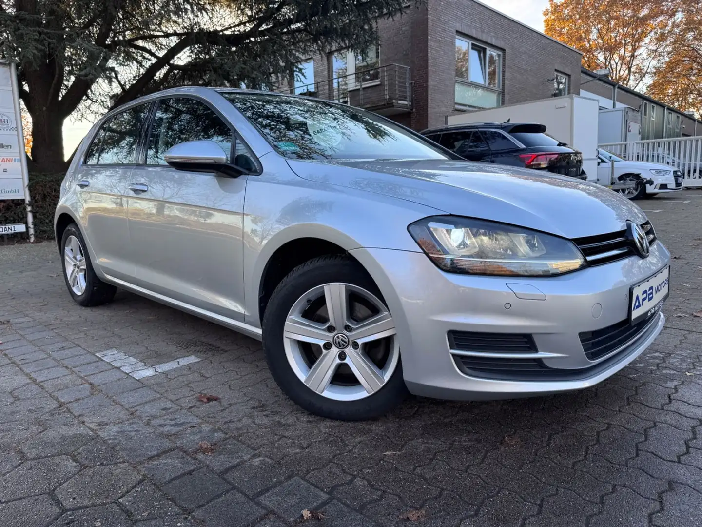 Volkswagen Golf GOLF VII ACC MASSAGE LANE-ASS. BI-XENON STANDHZG Argent - 1