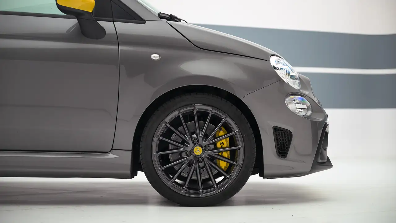 Abarth 695 2024