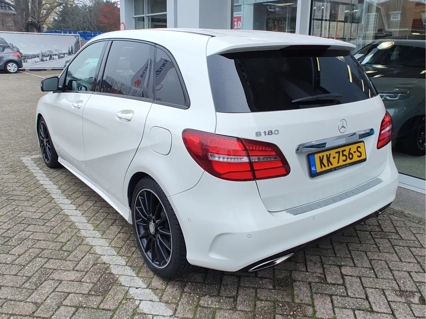 Mercedes-Benz B 180 AMG NIGHT EDITION PLUS AUT. Navi | Alcantara | Spo Wit - 2