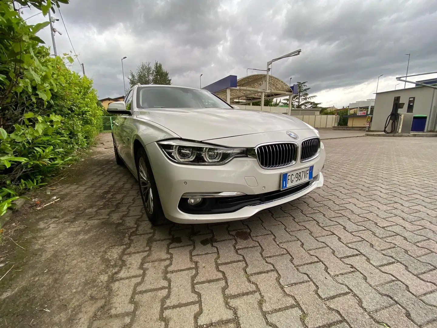 BMW 318 Serie 3 F31 2015 Touring 318d Touring Luxury auto bijela - 1